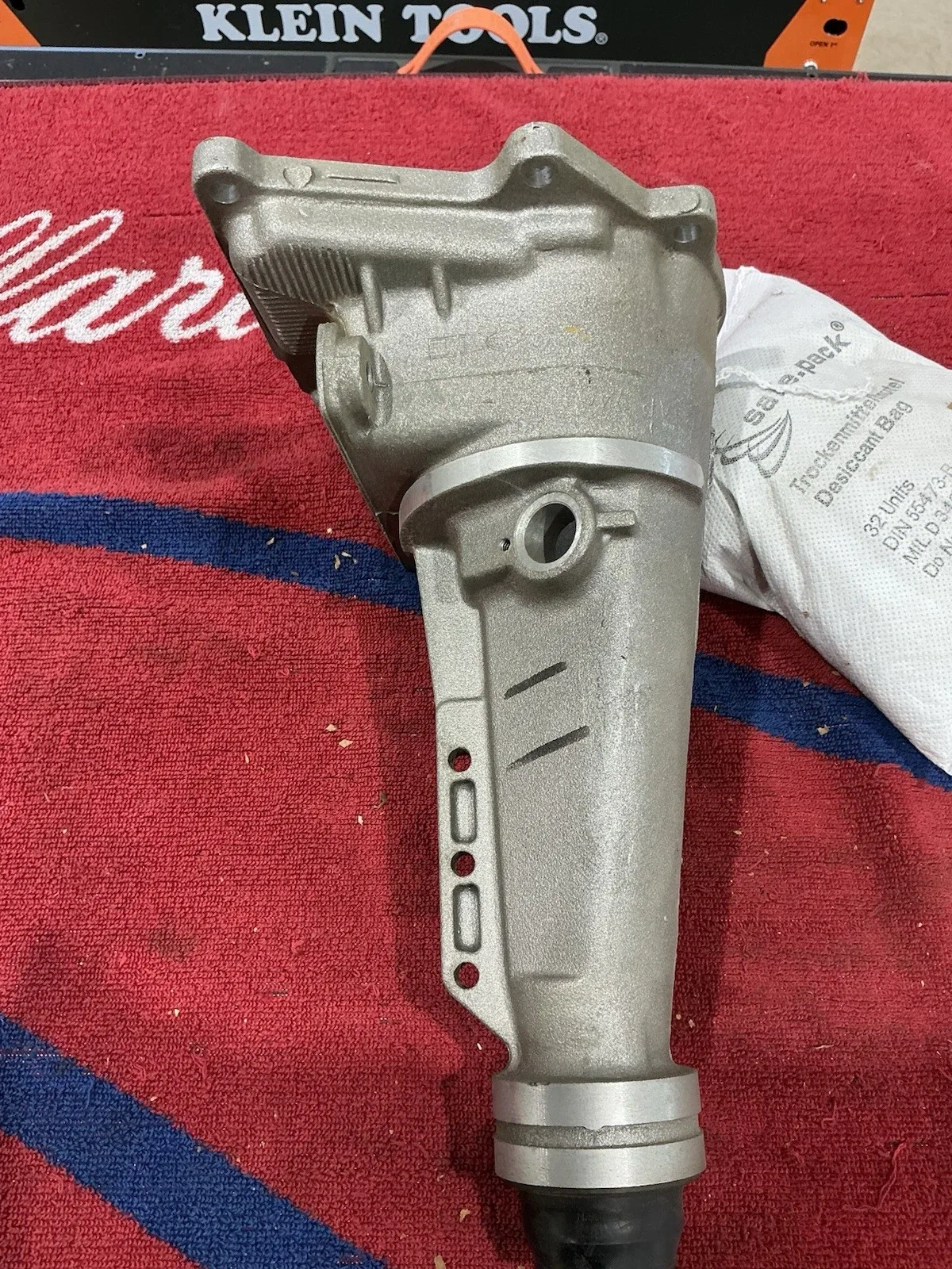 NOS 1967-70 Ford Mustang Fairlane Shelby Cougar C4 Automatic Tail Shaft Housing image 2