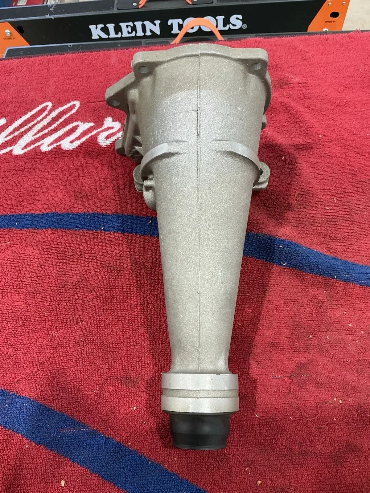 NOS 1967-70 Ford Mustang Fairlane Shelby Cougar C4 Automatic Tail Shaft Housing