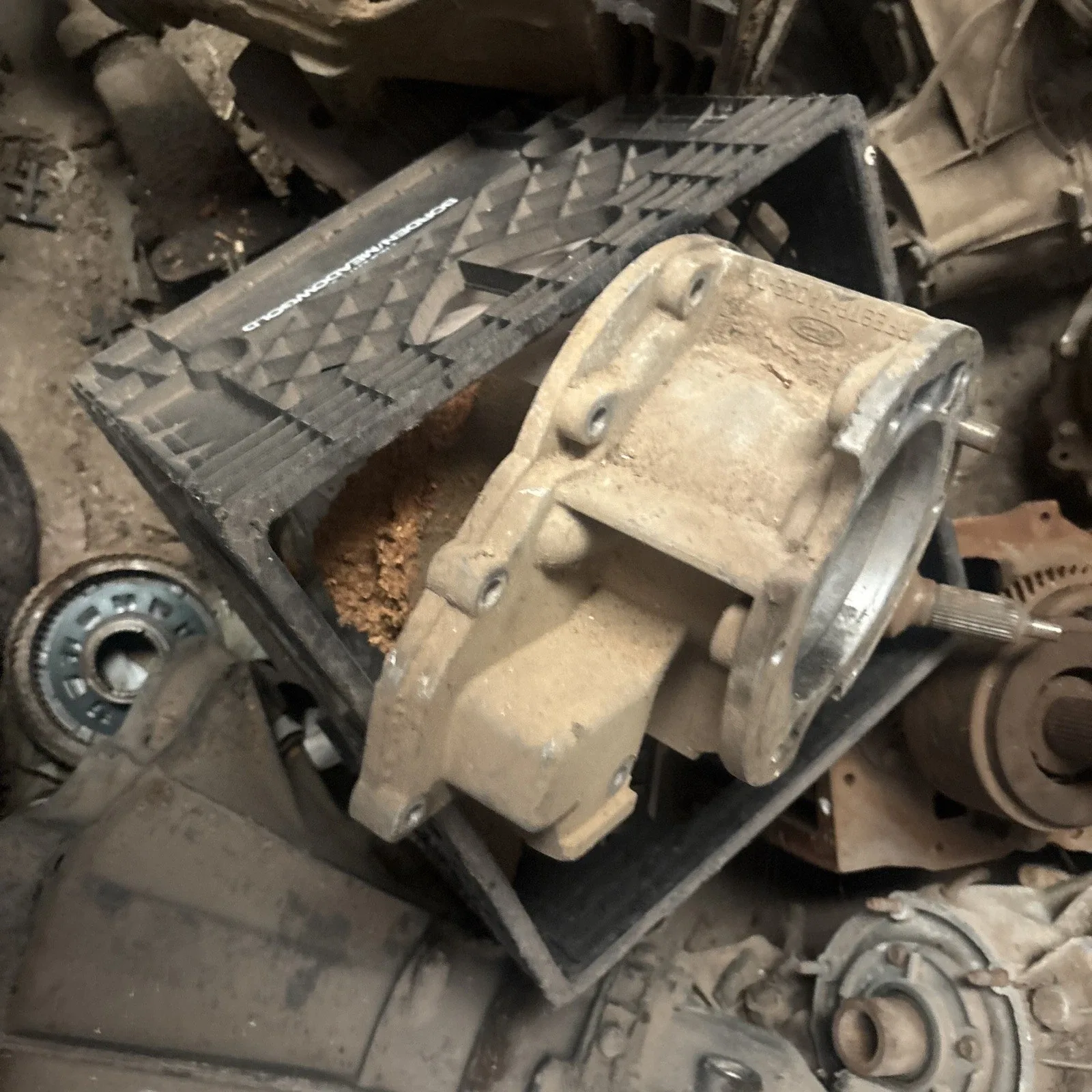 Ford Rfe9tp-7a039-da Transmission Transfer Case Adapter Housing E4od image 2