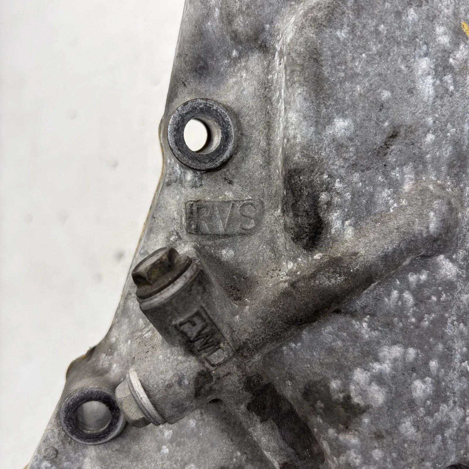 01-06 Honda Insight CVT Transmission Left Side End Cover 21240-PHT-000 OEM image 2
