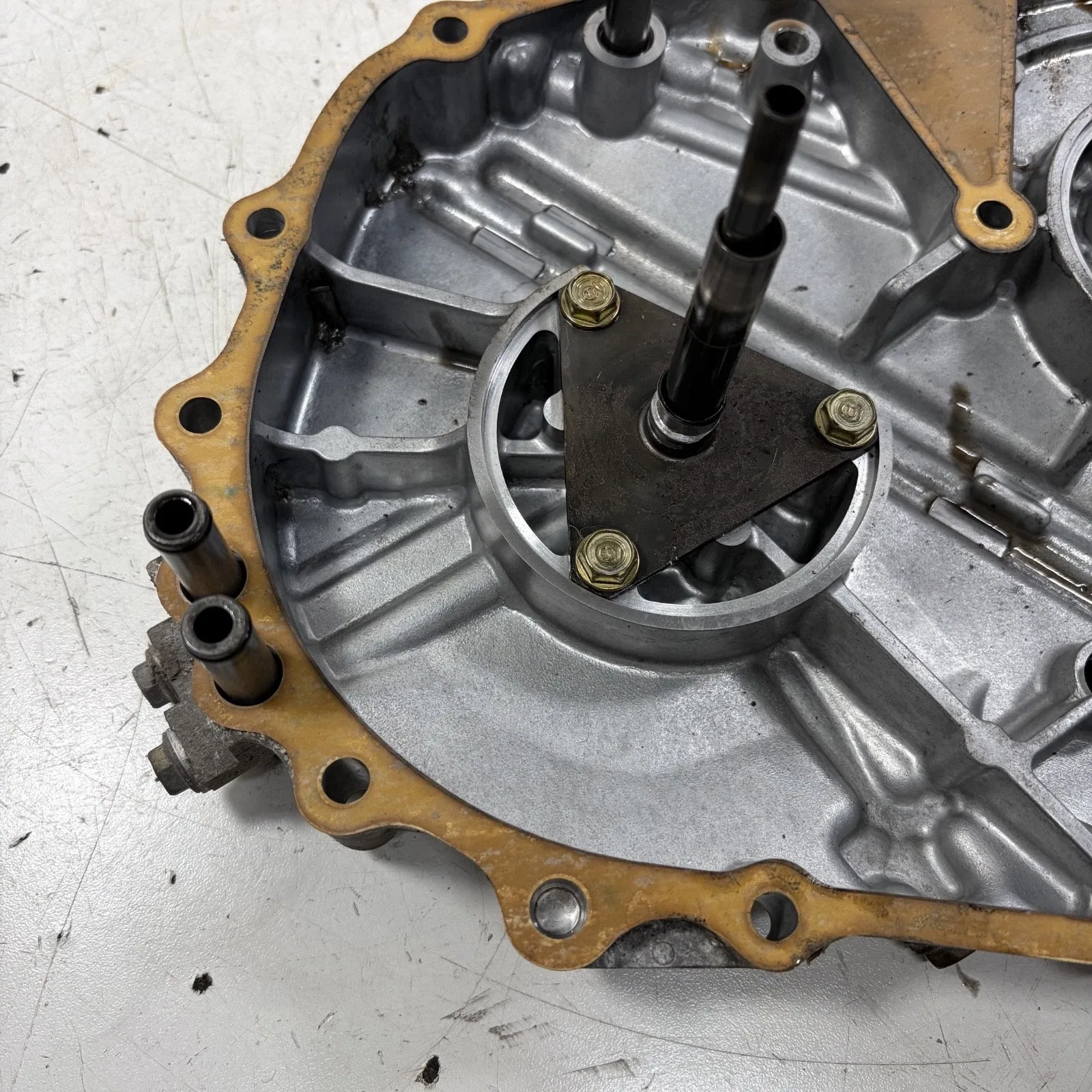 01-06 Honda Insight CVT Transmission Left Side End Cover 21240-PHT-000 OEM image 4