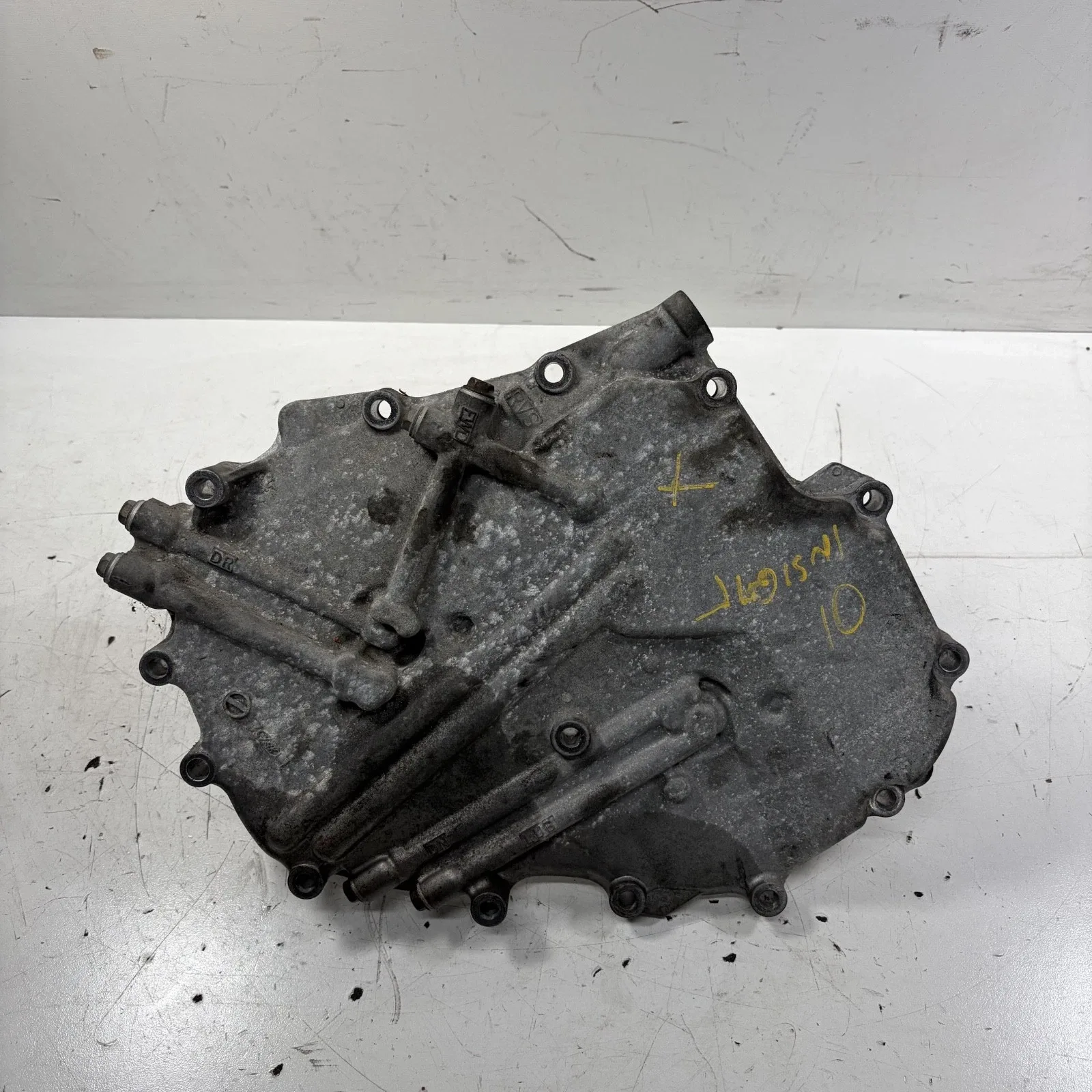 01-06 Honda Insight CVT Transmission Left Side End Cover 21240-PHT-000 OEM