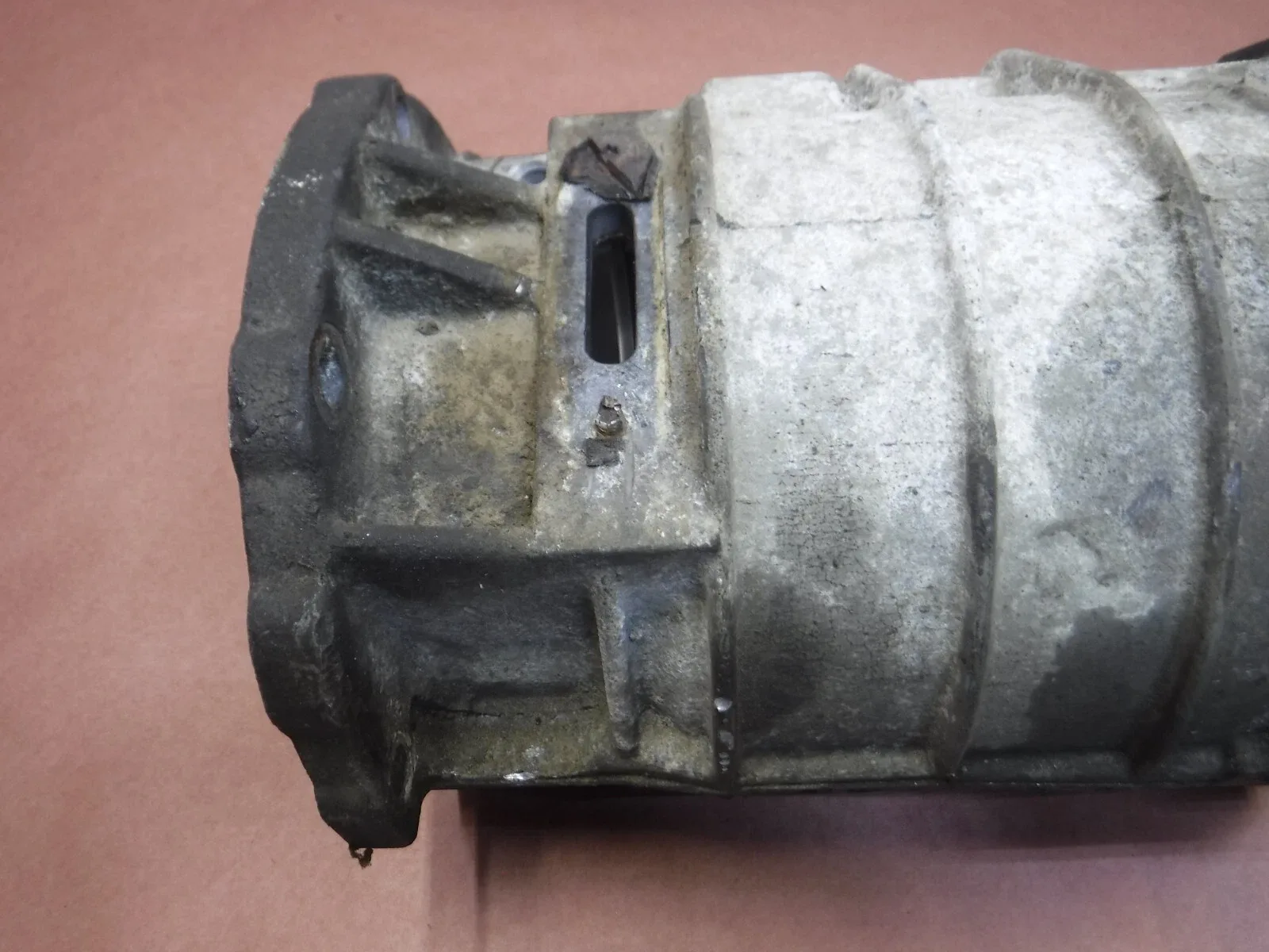 Jeep Grand Cherokee 1995-1998 4.0 6 Cyl 42RE Automatic Trans Adapter Housing image 2