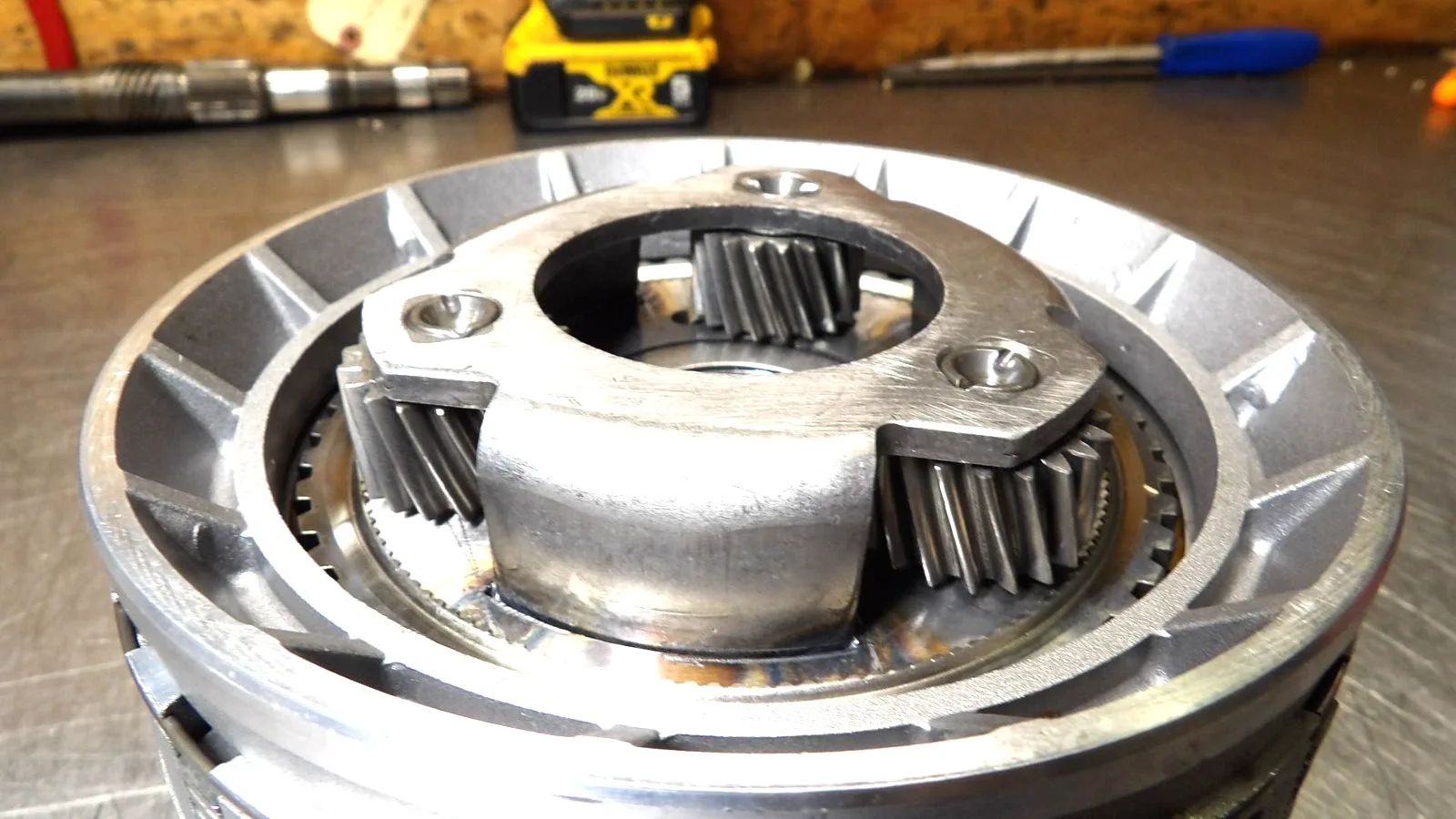 Volvo  4 HP22  Automatic Transmission  " Center Support "  Very Good Condition image 3