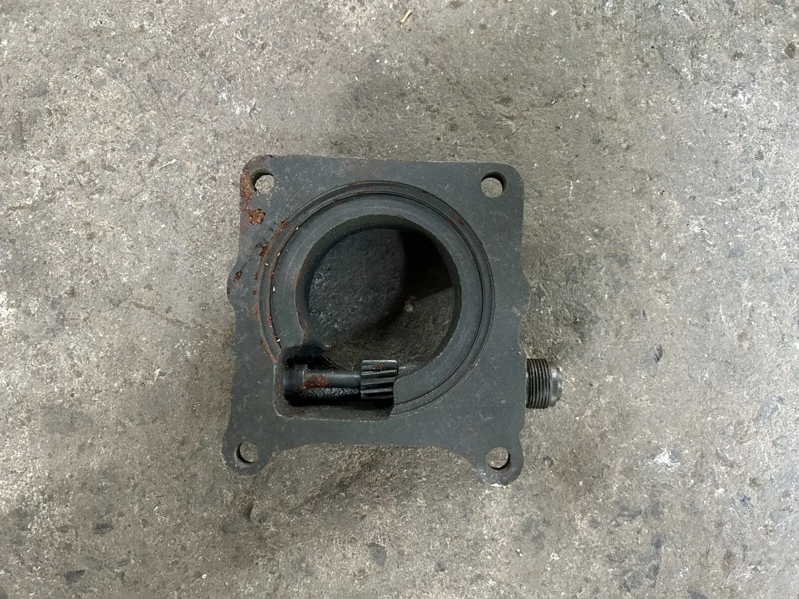 S13 - TRANSMISSION EXTENSION TAIL HOUSING 204957 image 2
