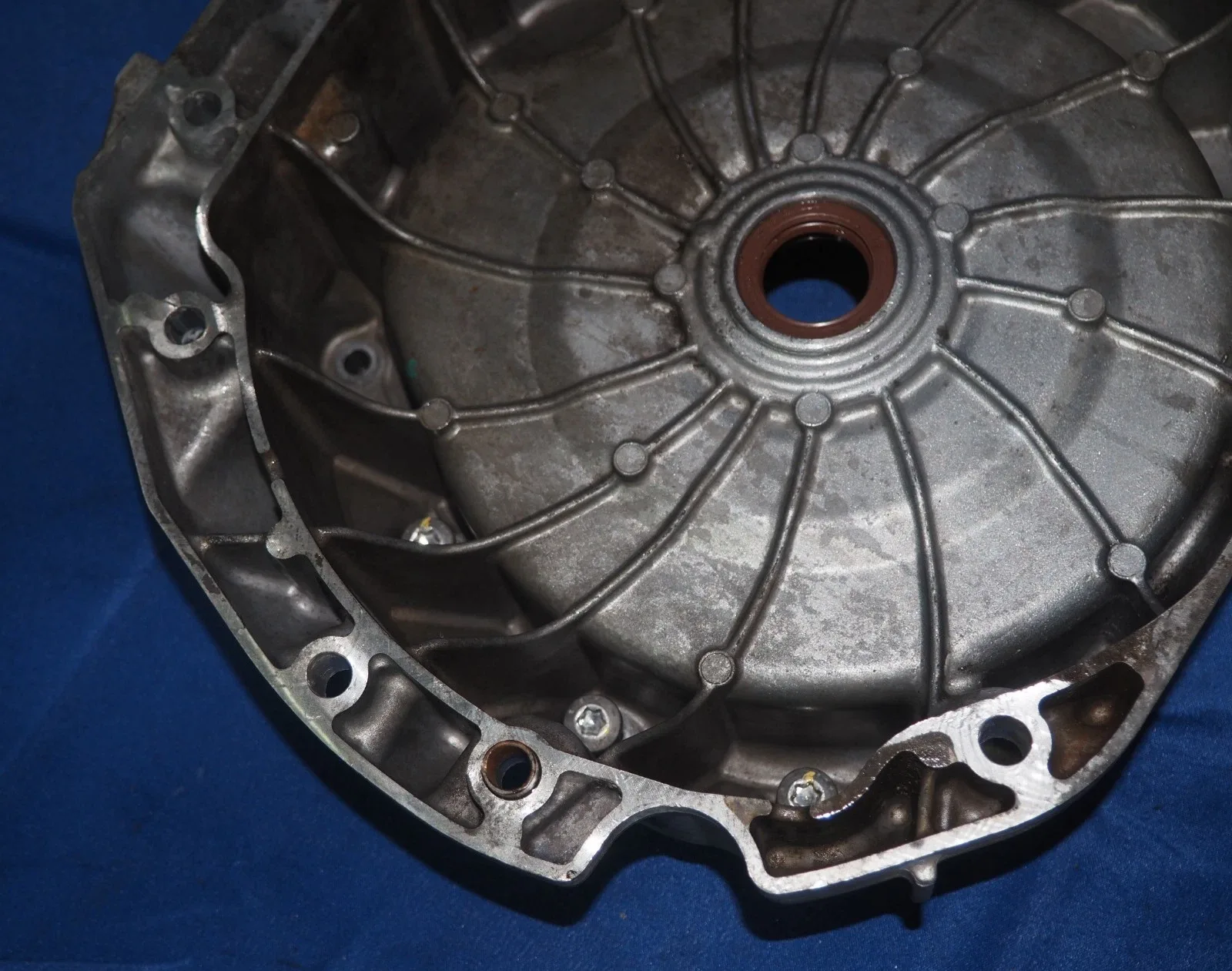 2015-2023 Ferrari F8 & 488 7DCL750 DCT Transmission Clutch Cover Bell Housing OE image 2