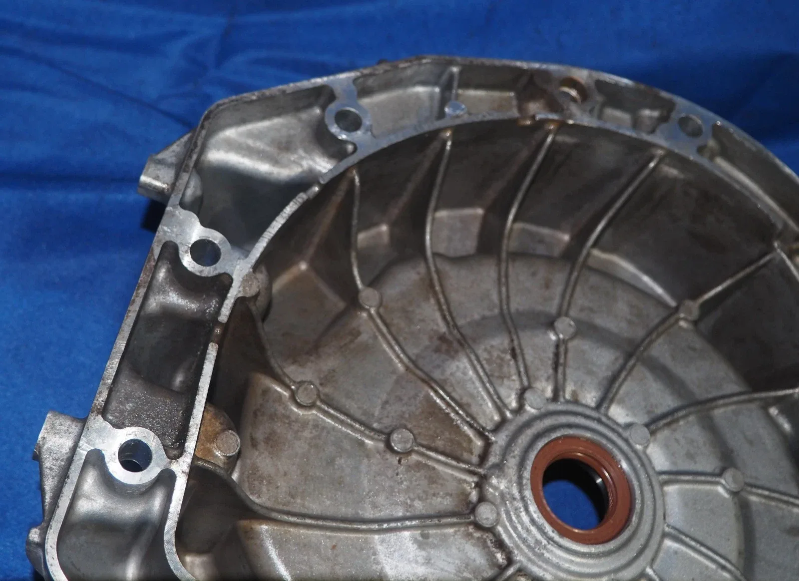 2015-2023 Ferrari F8 & 488 7DCL750 DCT Transmission Clutch Cover Bell Housing OE image 3