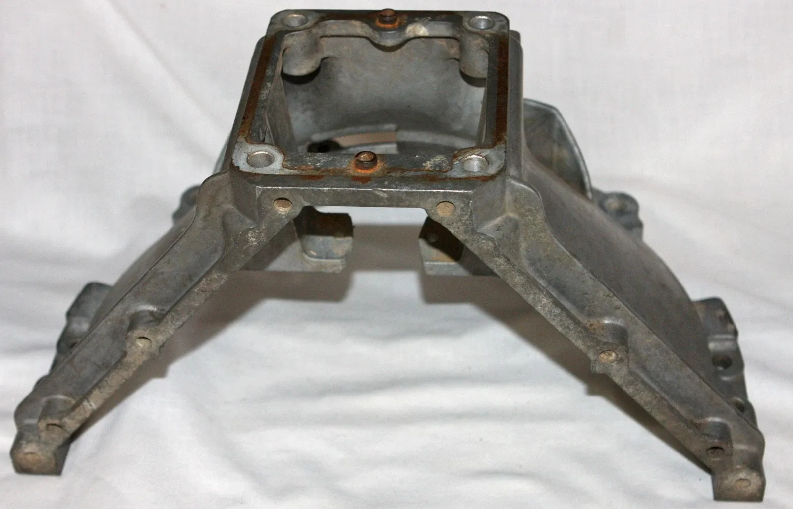 PORSCHE FACTORY ORIGINAL 928 Automatic Bell Housing  928116401 image 3