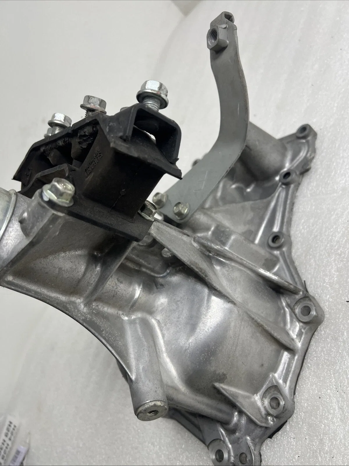 2021 Subaru Forster  CVT Transmission Extension Housing  2.5L ,AT, 4WD Oem image 4