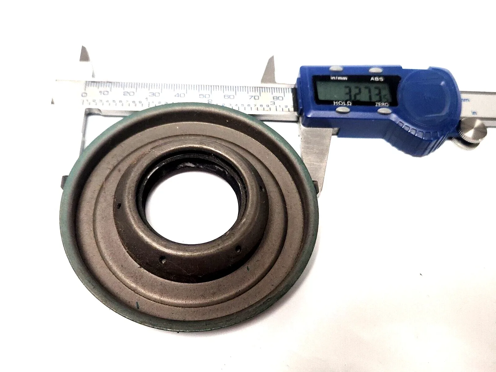 .For GM 4T65E Transfer Case Aztek Transfer Case Unit Input Seal  2001-2013 image 4