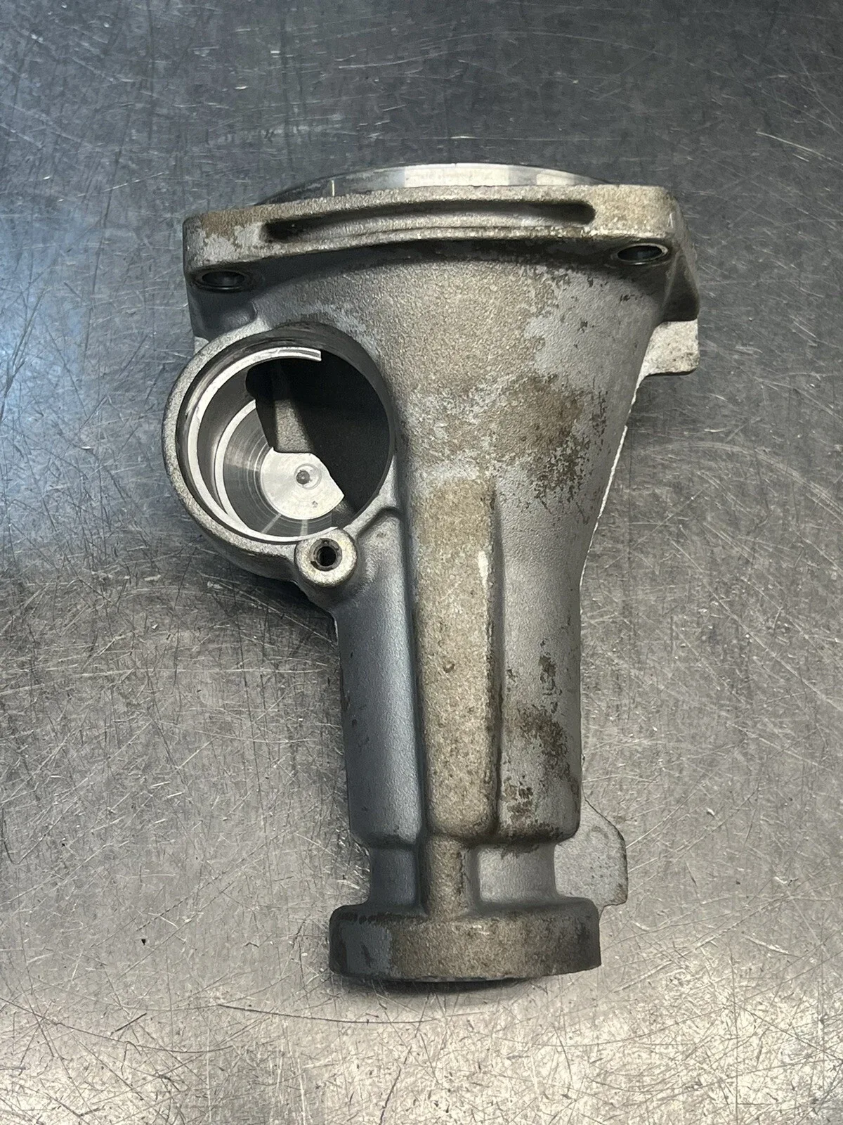 4l60e Transmission 2 Wheel Drive Tail housing image 2