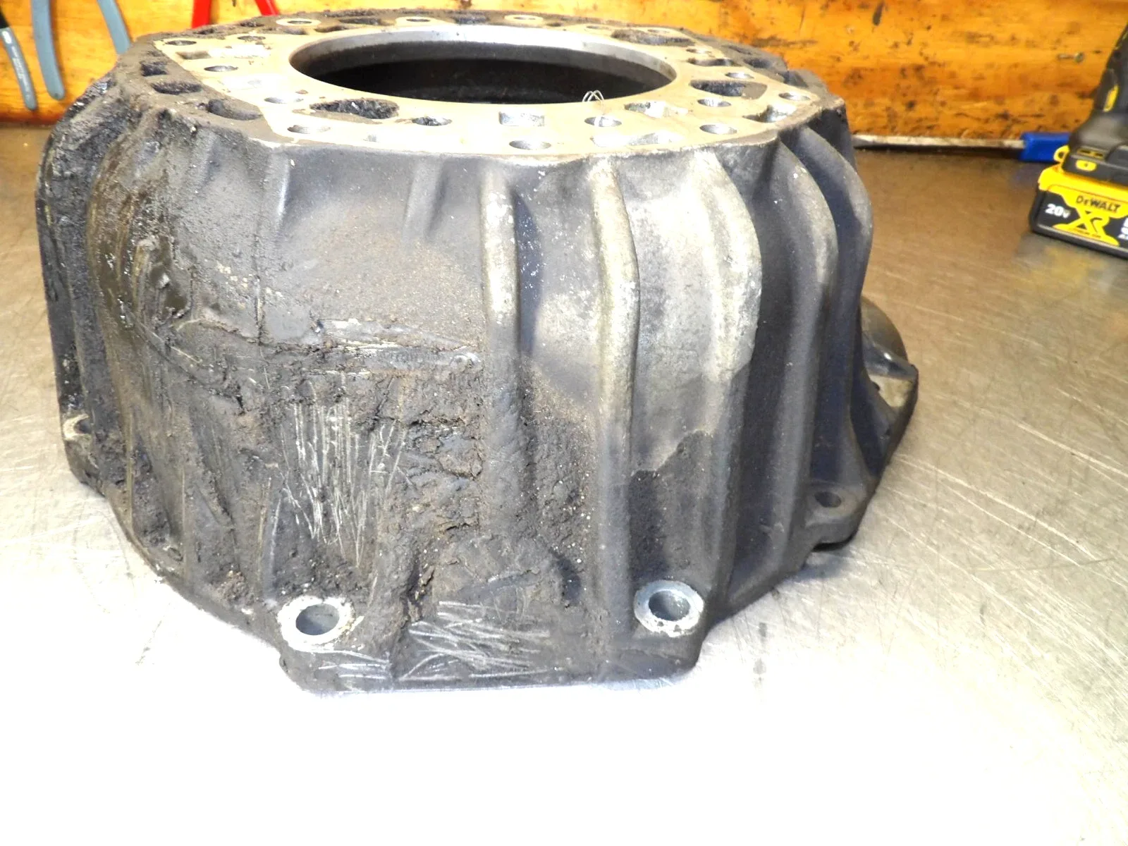 Volvo  4 HP22  Automatic Trans   " Bell Housing "   Very Good   # 1043  422  102 image 3