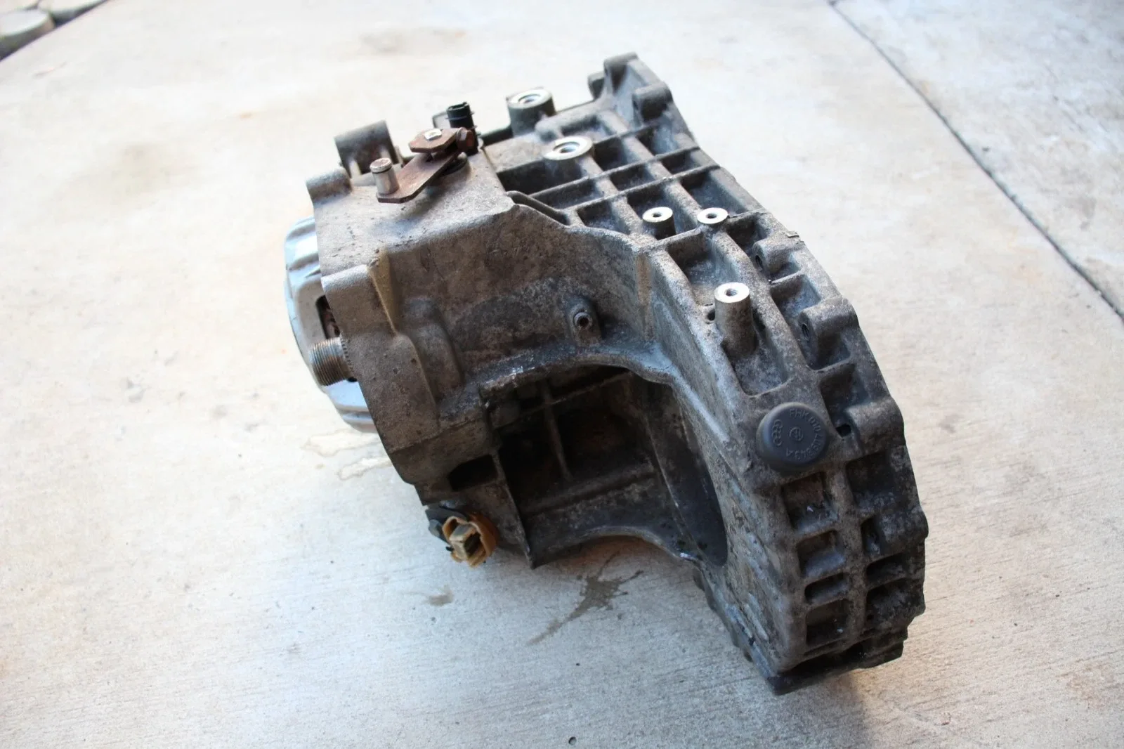 VW RIALTA EUROVAN TRANSMISSION HOUSING 01P 321 105 image 4