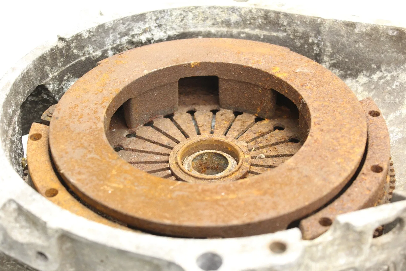 Porsche 924S 944 Manual Bell Housing Clutch Flywheel Cover OEM 83-91 LM98 image 2