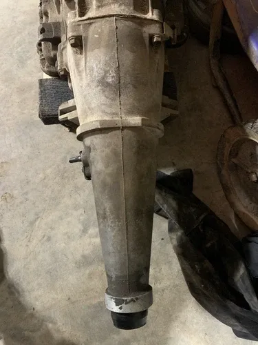 C6 , RF-D1VP-7A040-AA-2, Ford, Lincoln, Extension Housing Only. image 3