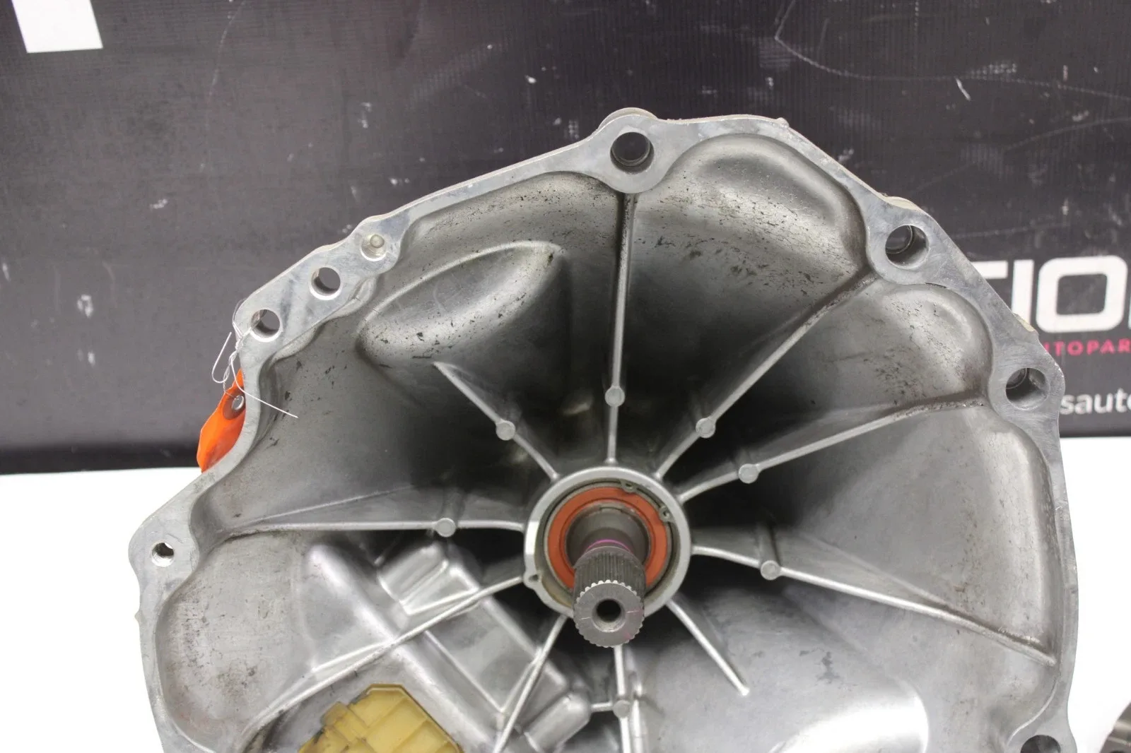 2014 Nissan GT-R GTR R35 Flywheel Bellhousing Bell Housing OEM DBA 25K image 2