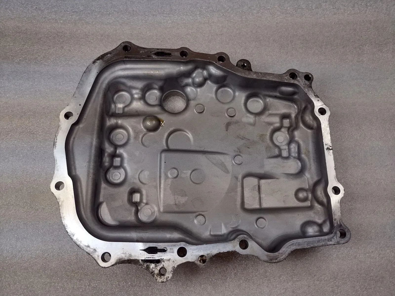 Subaru Legacy Outback 2.5L CVT TR580 Transmission Top Cover with TCM Mount Holes image 3