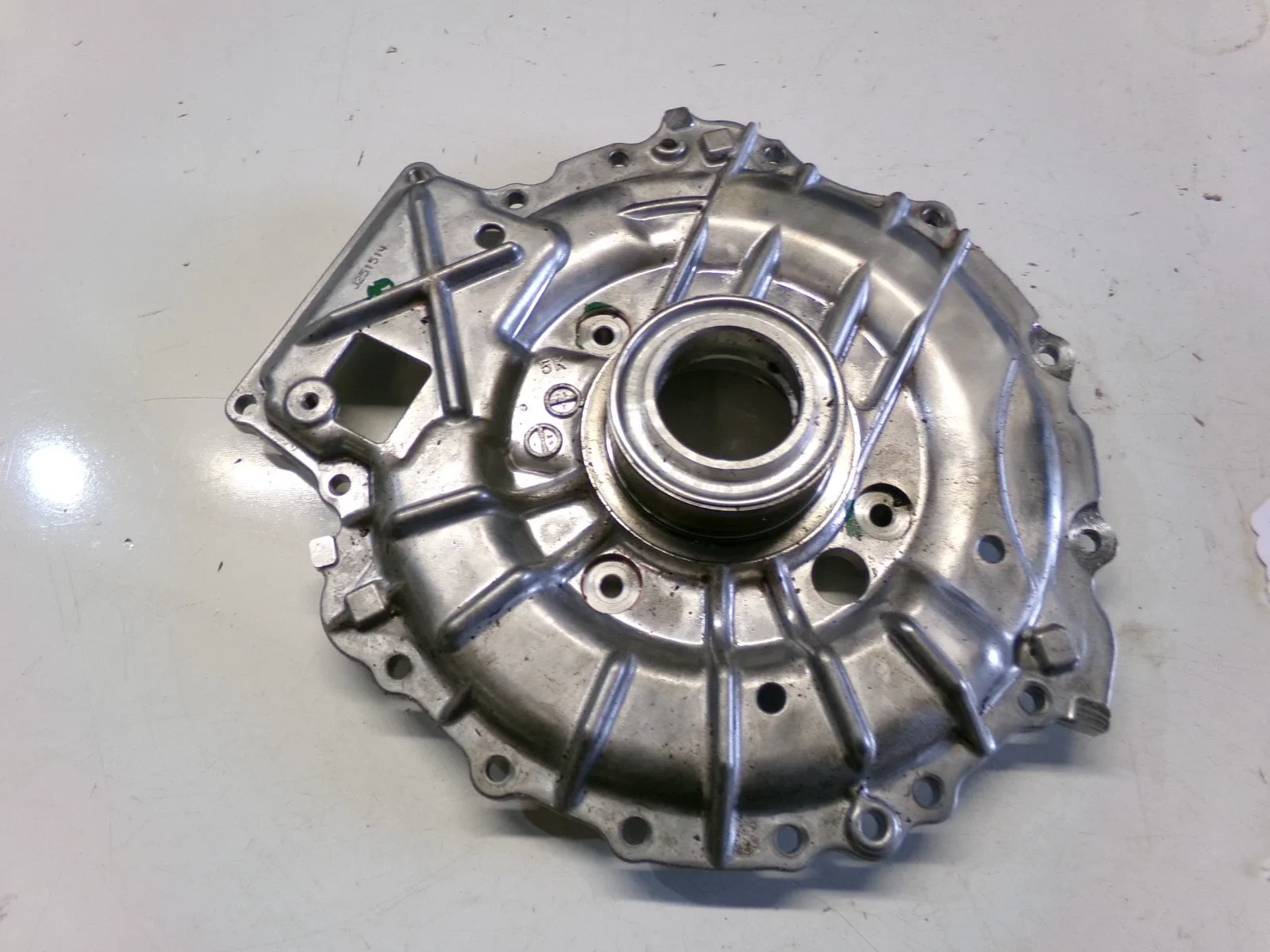 Transmission Engine Housing End Cap Cover Case J251514 04-09 Toyota Prius