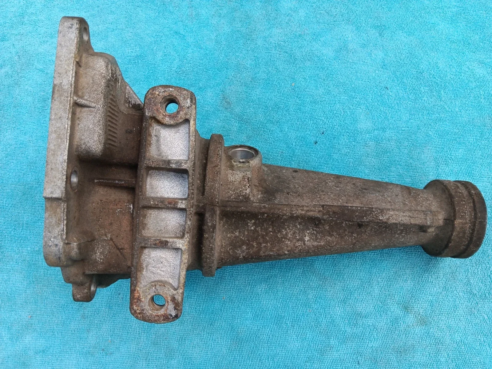 Ford C4 Auto OEM Used Vented Tail Housing Tail Extension Mustang Fairlane Falcon image 4