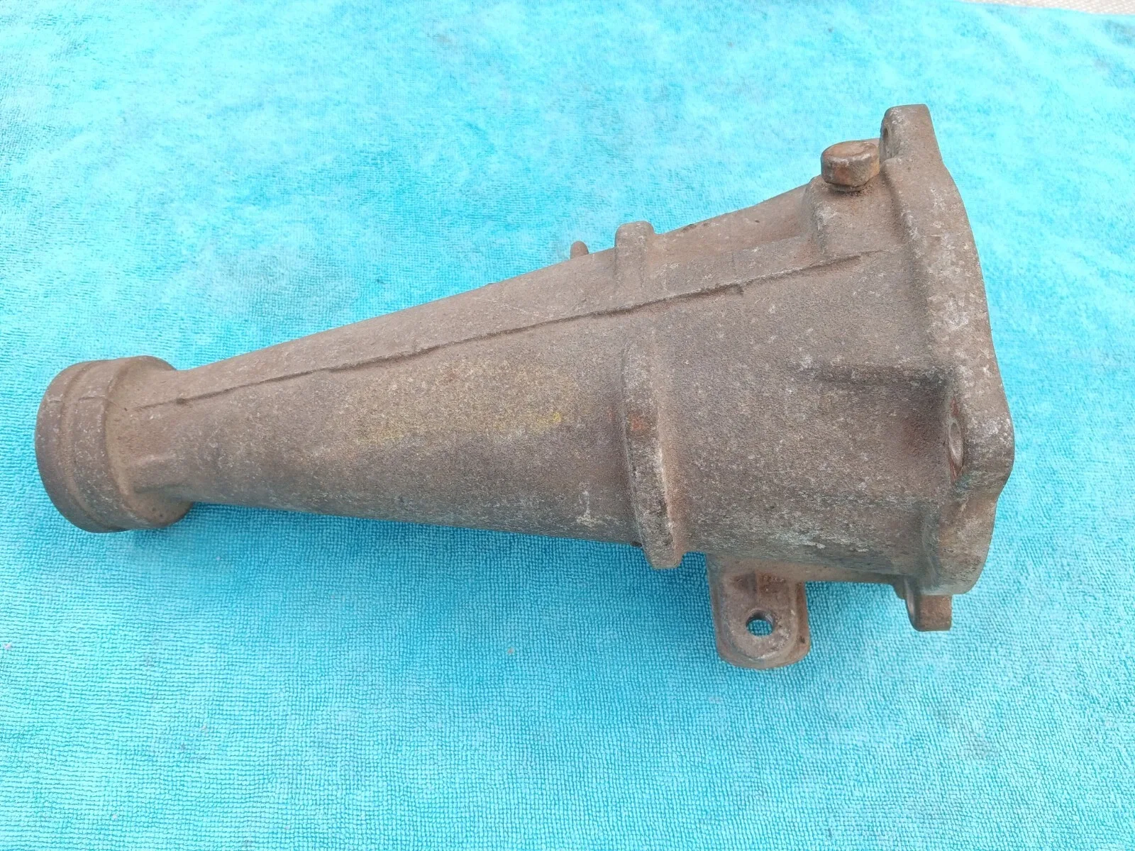 Ford C4 Auto OEM Used Vented Tail Housing Tail Extension Mustang Fairlane Falcon