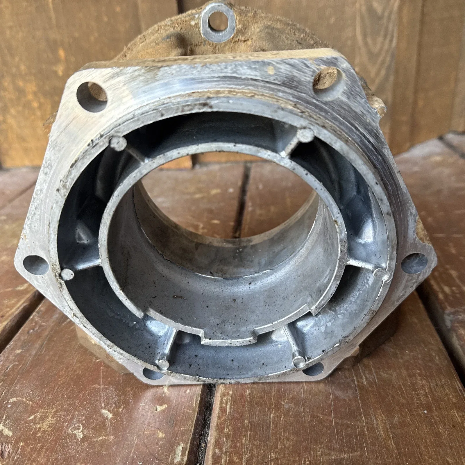 1996-UP CHEVROLET GM 4L60e TRANSMISSION Case ADAPTER TAIL HOUSING 24235765 YDC-1