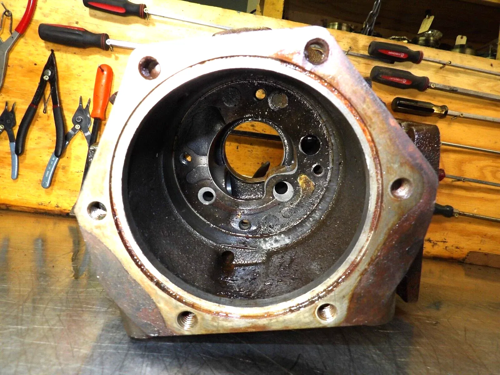 GM - Cast Iron Powerglide  Automatic Transmission   "  Case  "   Very Good    70 image 4