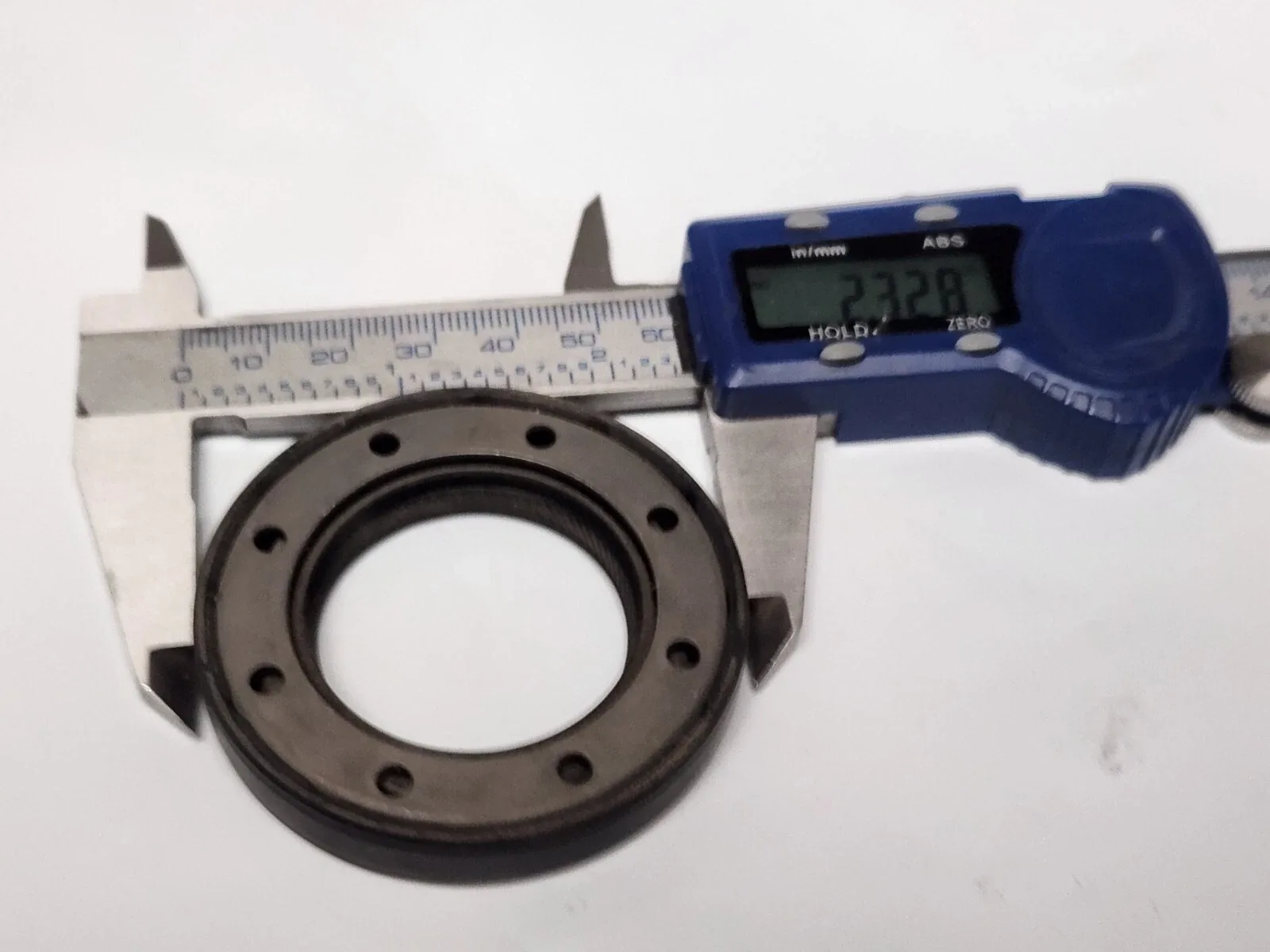 .For SM26 TRANSFER CASE Front Drive Shaft Seal image 4