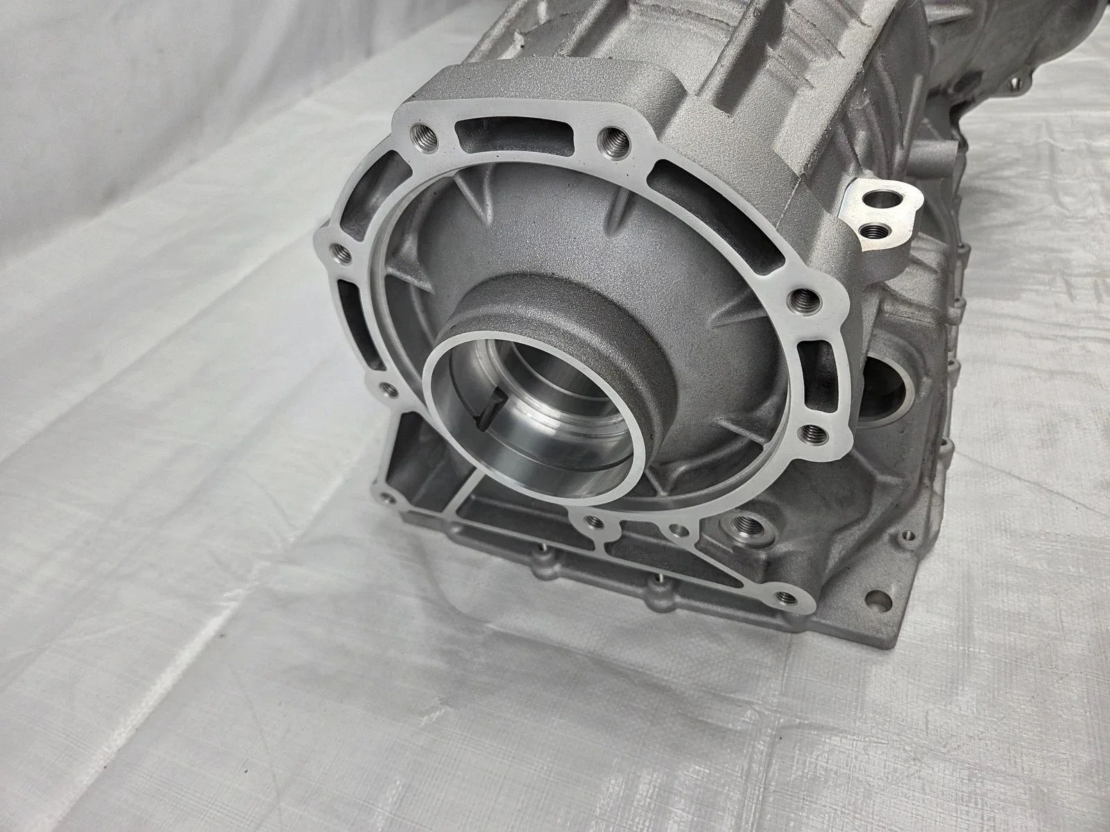 2015-2019 Ford F-150 3.5L Auto Transmission 4x4 Housing Case 6R80 FL3Z-7005-C image 2