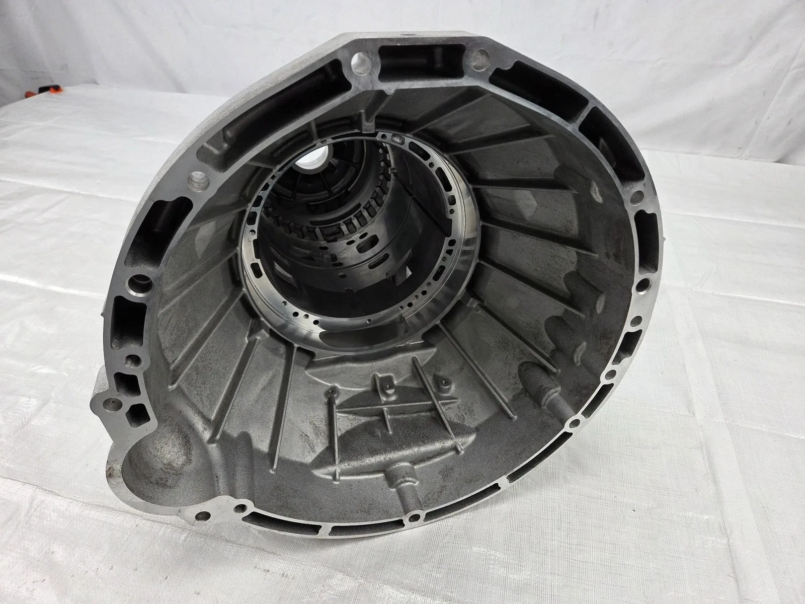 2015-2019 Ford F-150 3.5L Auto Transmission 4x4 Housing Case 6R80 FL3Z-7005-C image 3