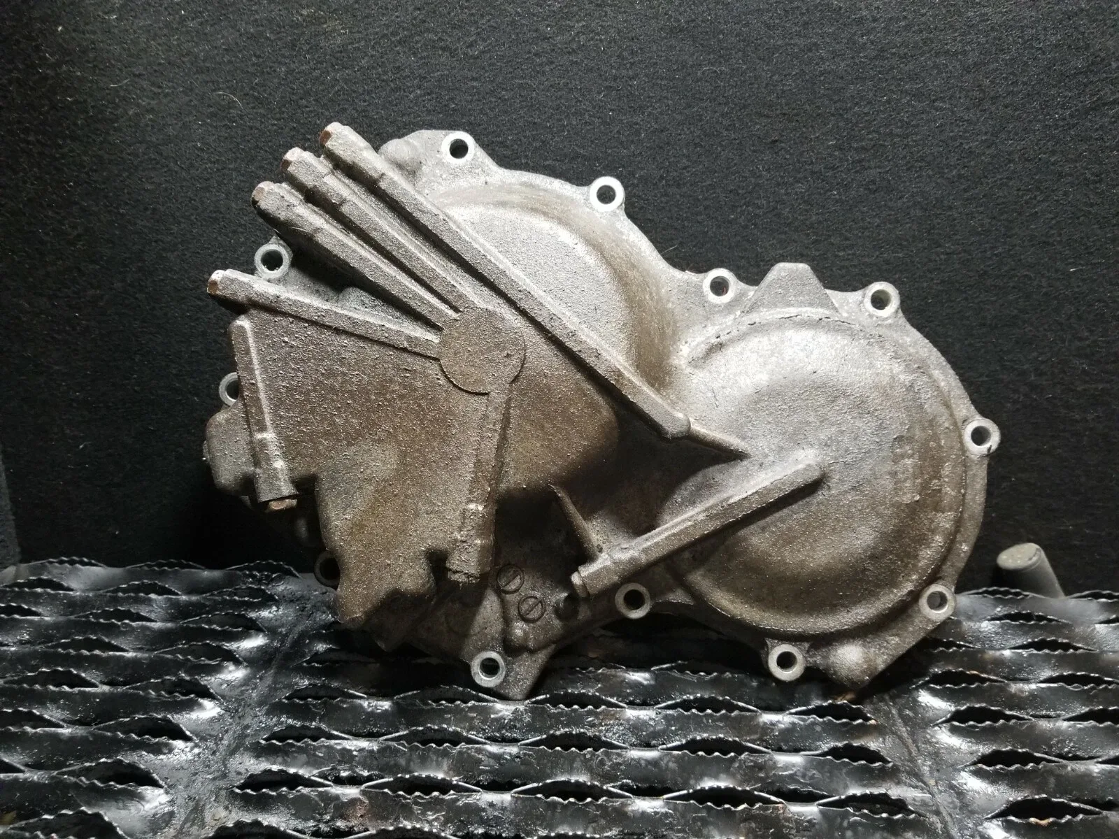 2007 Saab 9-5 2.3T Automatic Transmission Shell Case Cover OEM image 3
