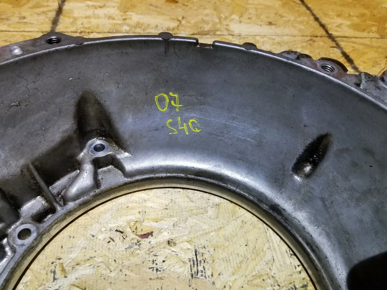 2007 Volvo S40 Automatic Transmission Bell Housing OEM image 3