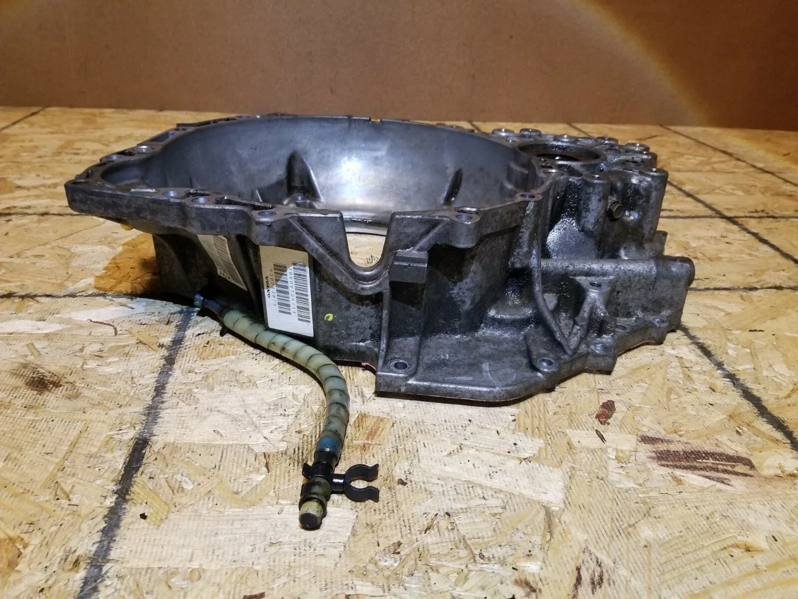 2007 Volvo S40 Automatic Transmission Bell Housing OEM image 4