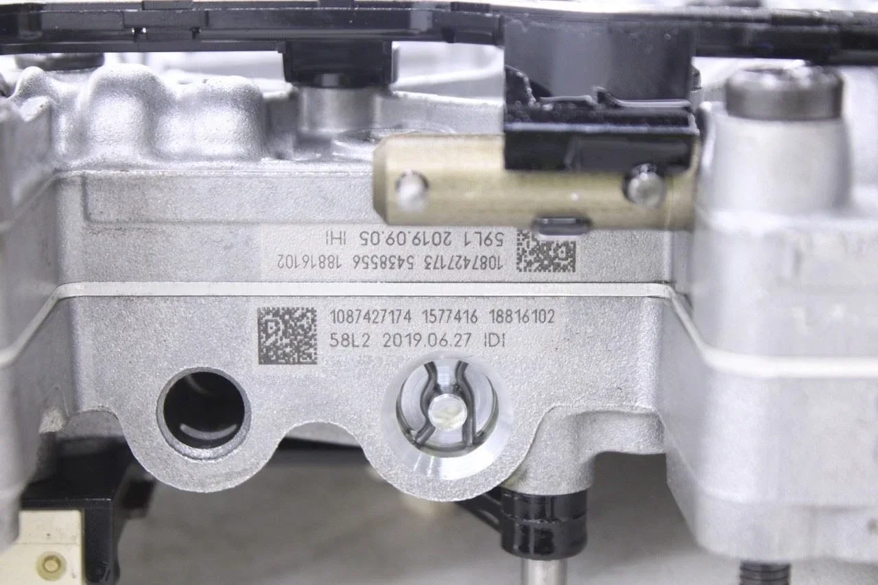 2018-2020 Jaguar XE Valve Body (8-Spd Auto) T4N20391 image 4