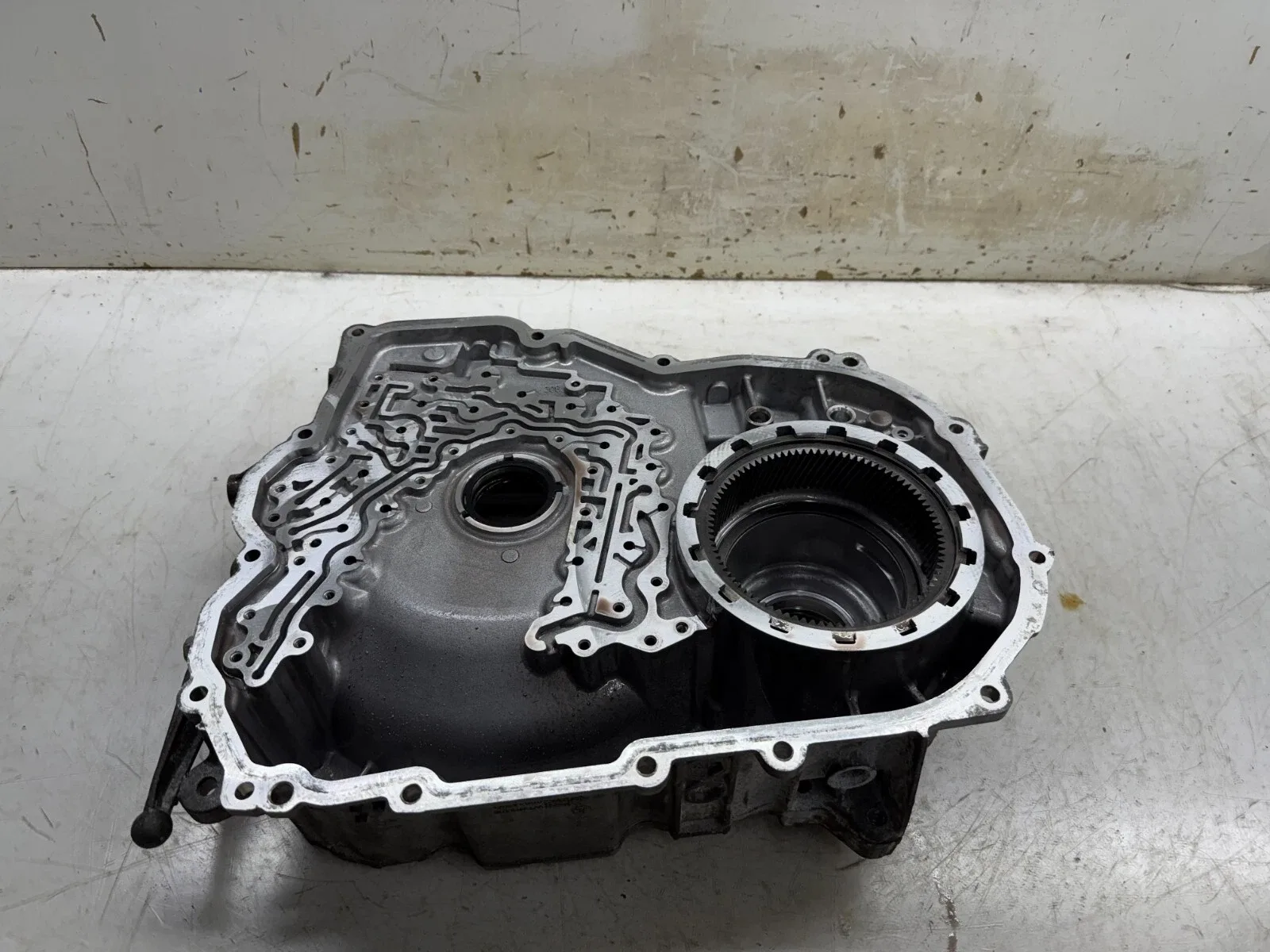 2019-2022 Cadillac XT4 OEM 2.0L Transmission Bell Housing image 3