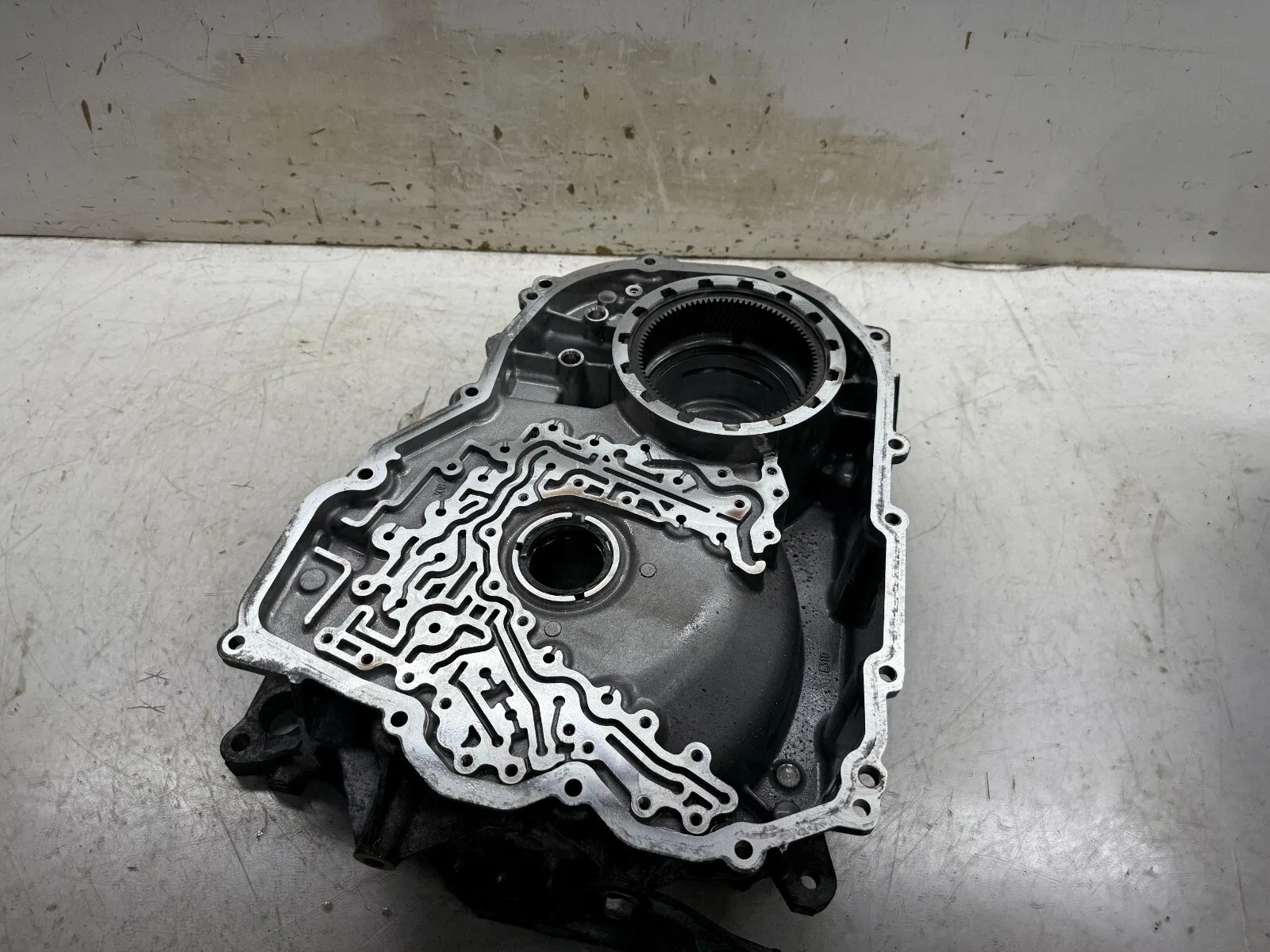 2019-2022 Cadillac XT4 OEM 2.0L Transmission Bell Housing image 4