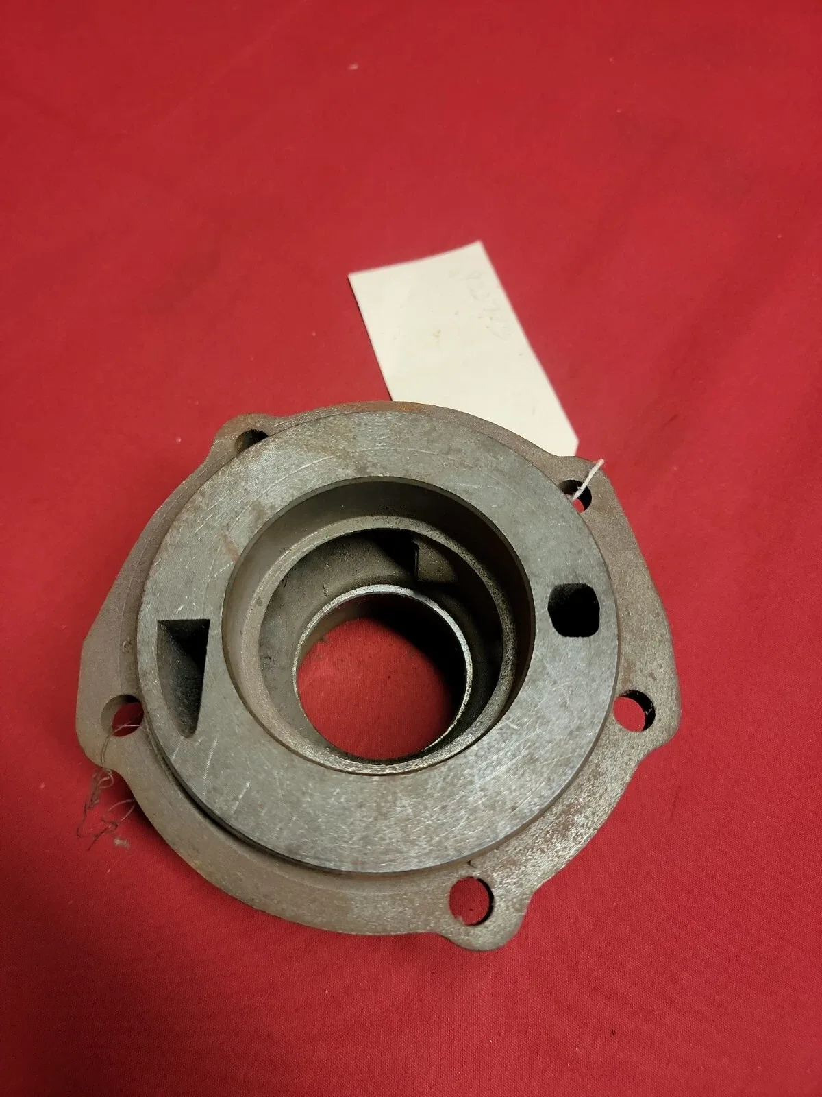 NOS GM REAR OUTPUT HOUSING 933725 image 3