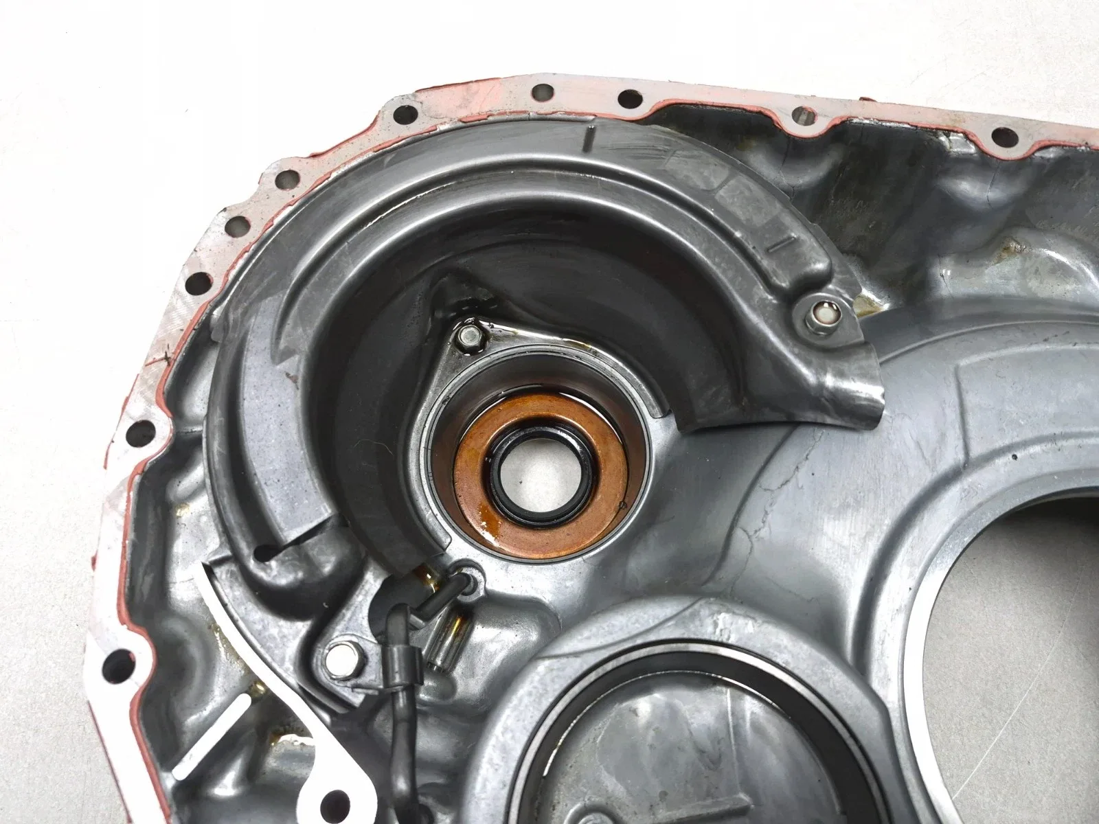 2017 Cadillac XT5 AT Automatic Transmission Case Bell Housing OEM image 3