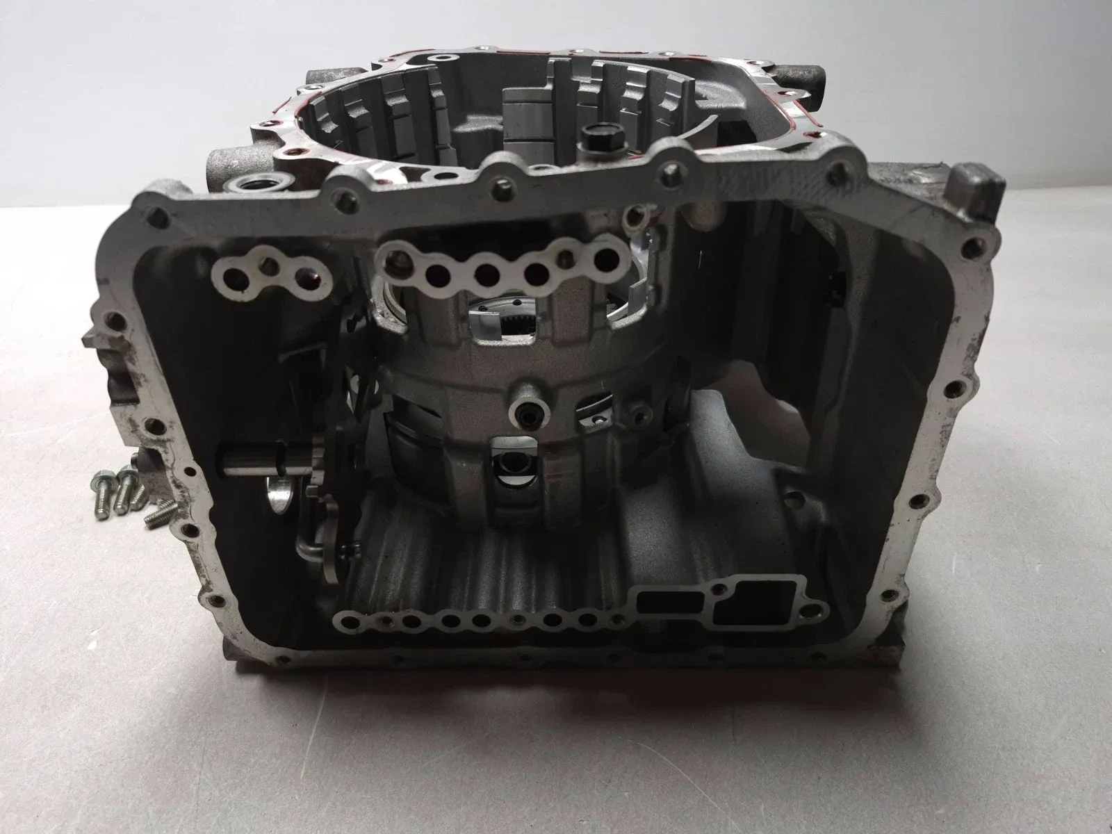 2019 Hyundai Kona AT Automatic Transmission Case OEM image 4