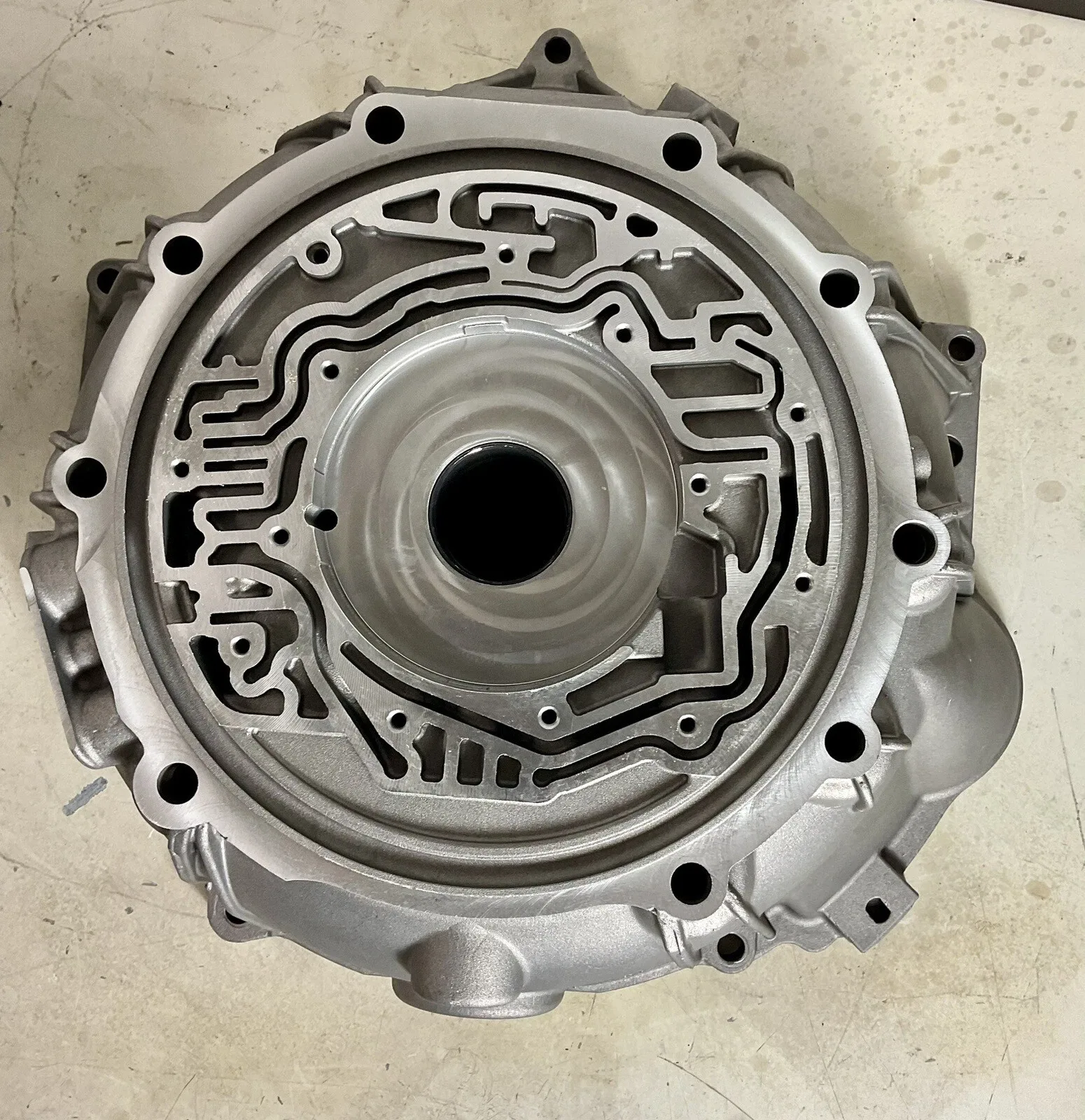6L80E 6L90E GM Remanufatured Bell Housing Cast# 8033/8034 w/ 1 hole image 2