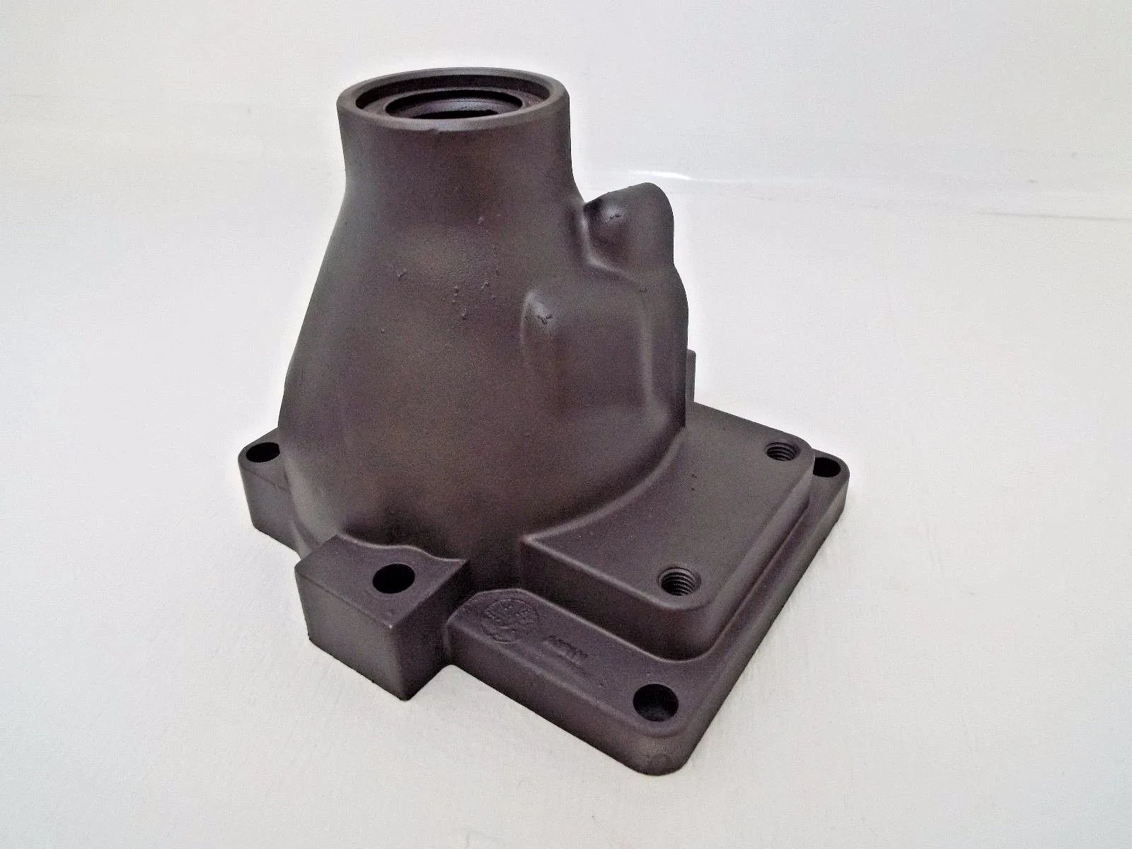 .Used for Toyota A40 series automatic transmission Ext Housing 2wd 03555600
