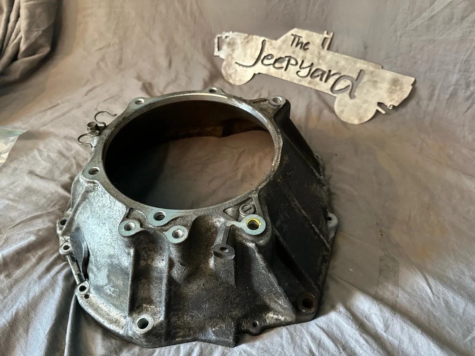 1987-2001 Jeep Cherokee XJ Comanche MJ AW4 Automatic Transmission Bell Housing image 2