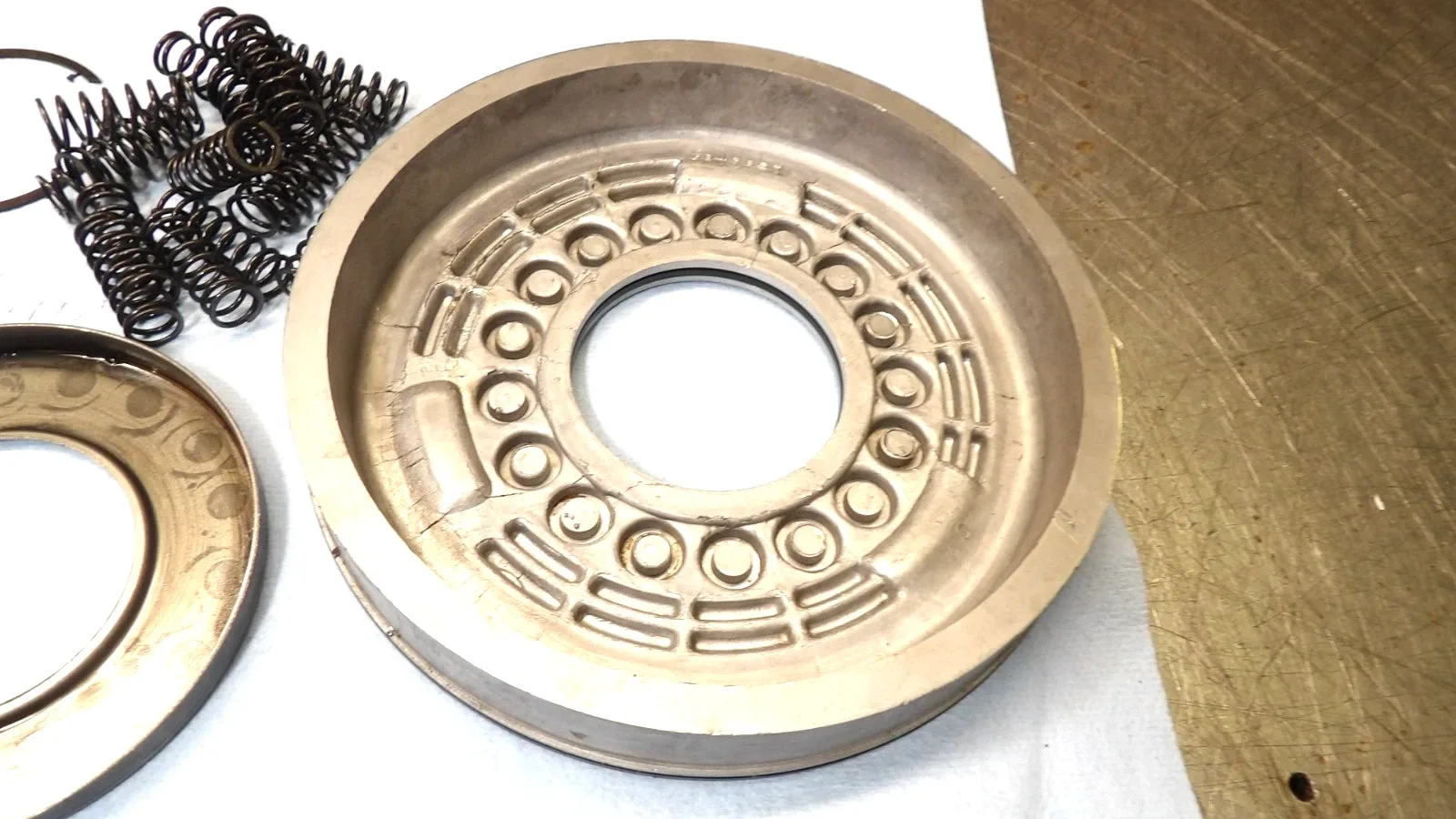GM - Aluminum  Powerglide  Trans  " Low / Reverse Piston & Retainer "  Very Good image 2