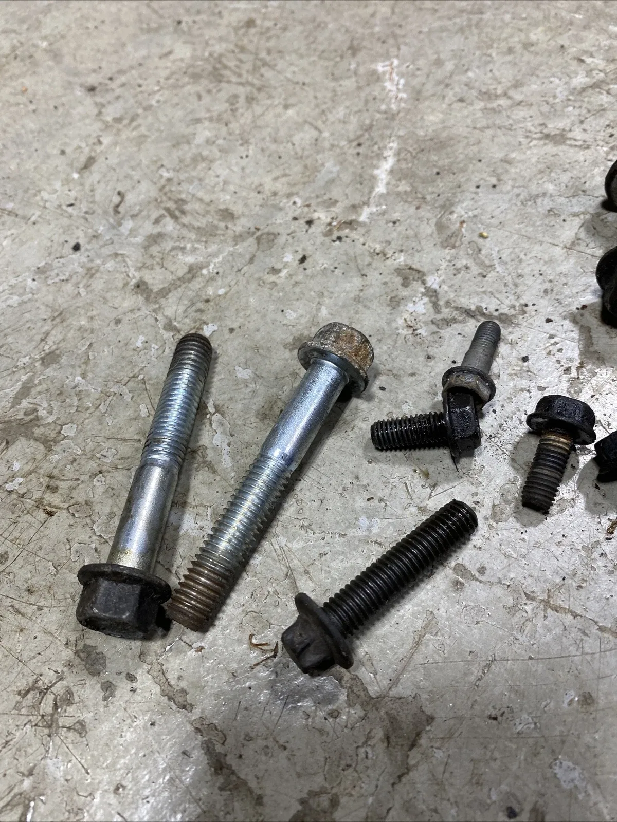 Jeep Cherokee XJ 87-01 AW4 Auto Trans Bell housing to Engine Mounting Bolts(B98) image 2