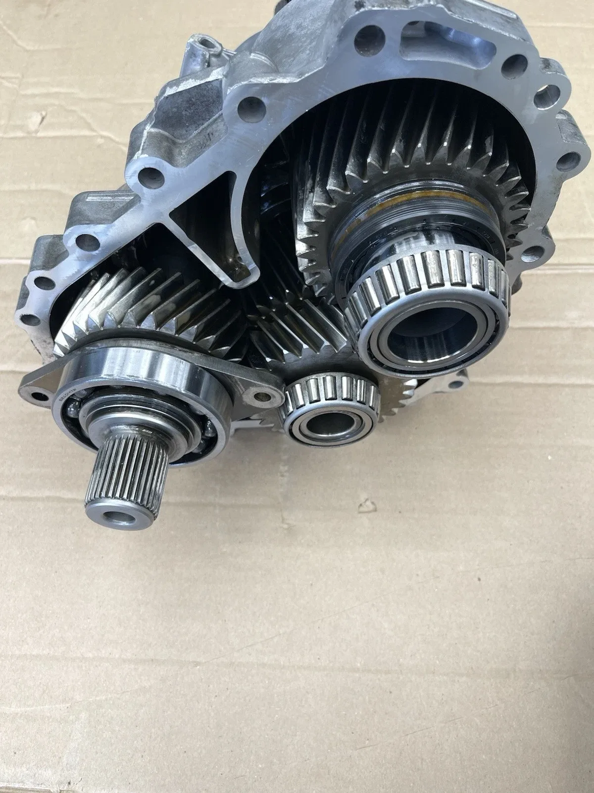 Lamborghini URUS Aromatic Transmission Gear Box Rear Housing OEM 958200006 image 2
