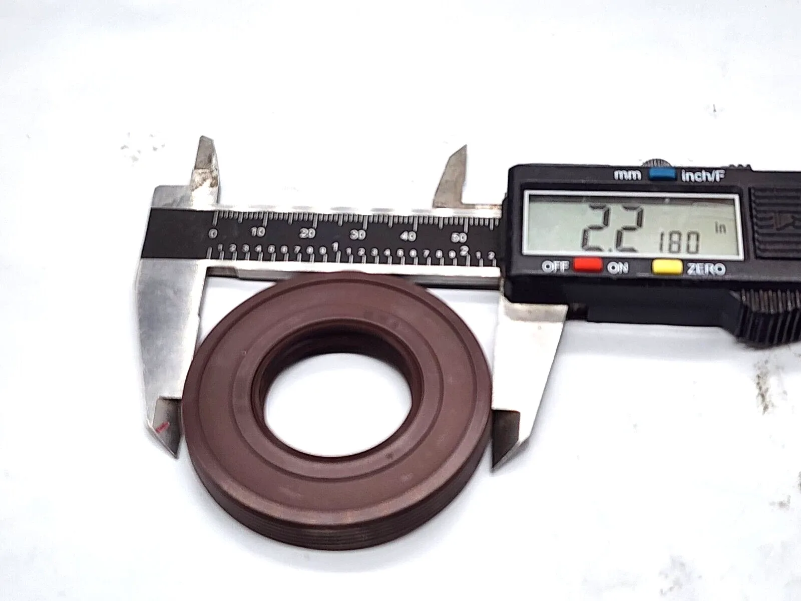 .New for Renault alp dpo Right Bell Housing AXLE seal