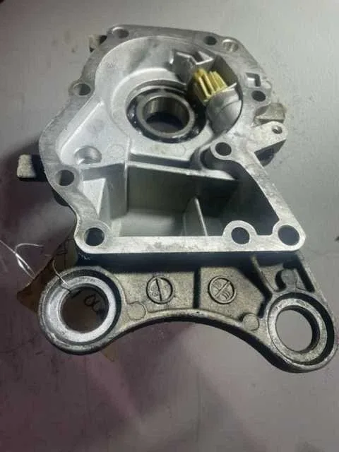Transmission Gear Tail Housing R 1072710501 722.313 86-89 Mercedes Benz 560SL image 3