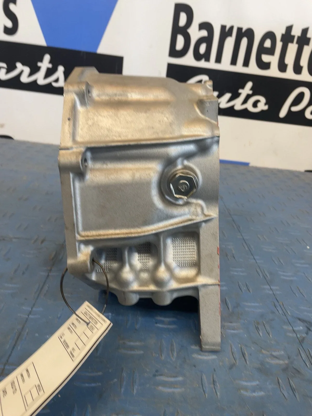 2024 2025 Toyota Tacoma 4x4 2.4l Automatic Transmission Tailshaft Housing Oem image 4