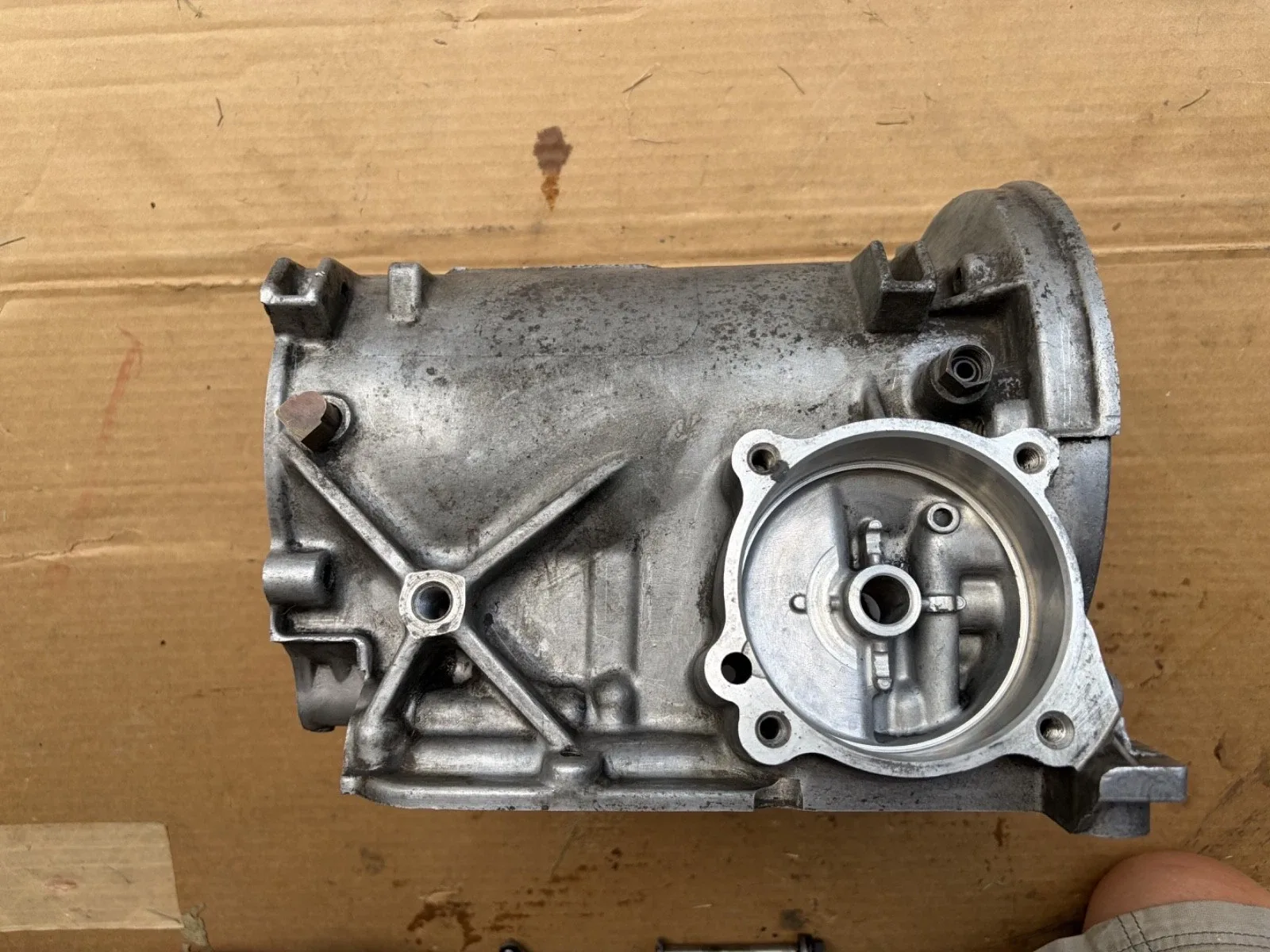 1965-67 Ford C4 Automatic C5AP-7006-B Main Case Housing image 4