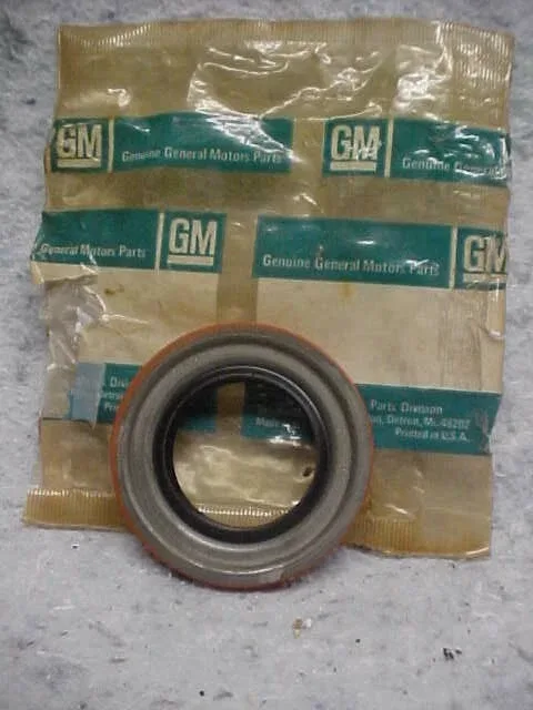 NOS CHEVROLET ALUMINUM POWERGLIDE REAR EXT. SEAL  1243402