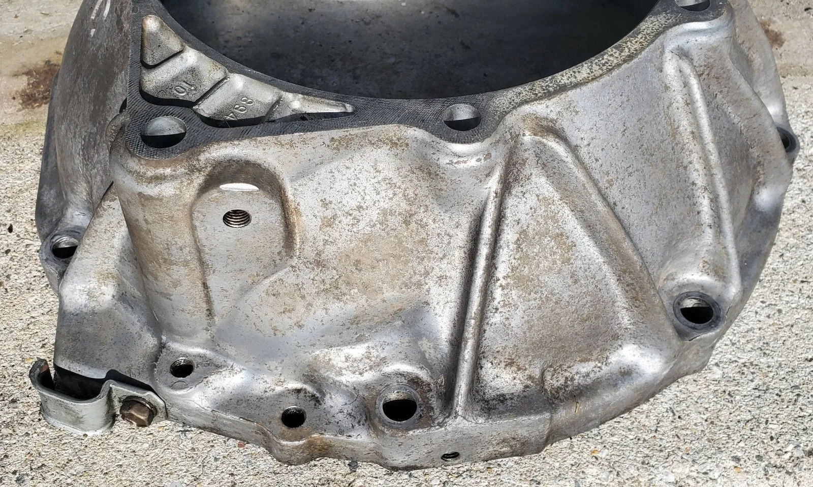 90-96 Lexus SC300 2JZGE 2JZ Automatic Transmission Bell Housing J1 OEM image 3